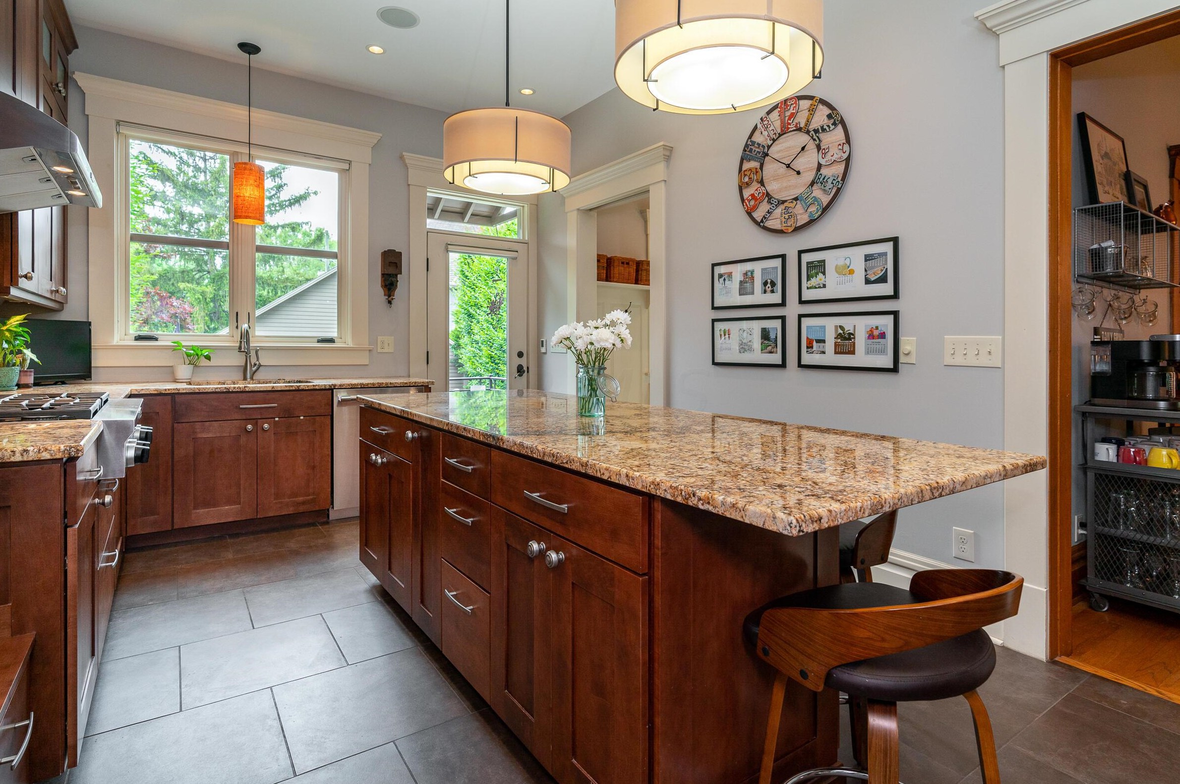 1115 Neil Ave, Columbus OH 43201-3118 exterior