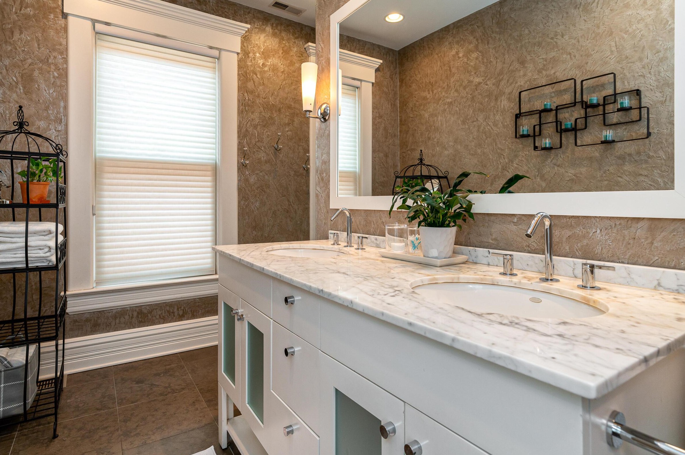 1115 Neil Ave, Columbus OH 43201-3118 exterior