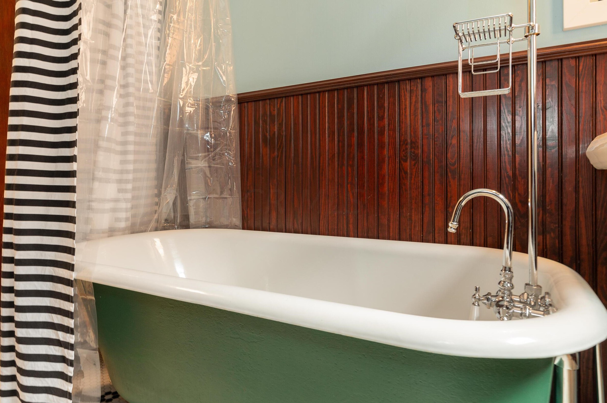 1115 Neil Ave, Columbus OH 43201-3118 exterior