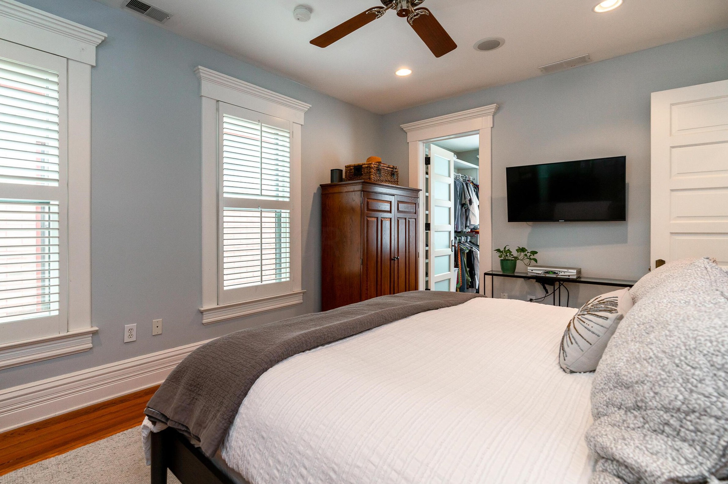 1115 Neil Ave, Columbus OH 43201-3118 exterior