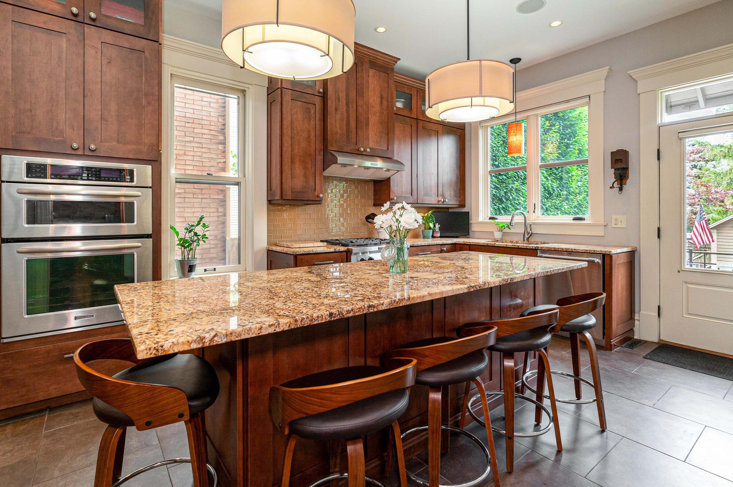 1115 Neil Ave, Columbus OH 43201-3118 exterior