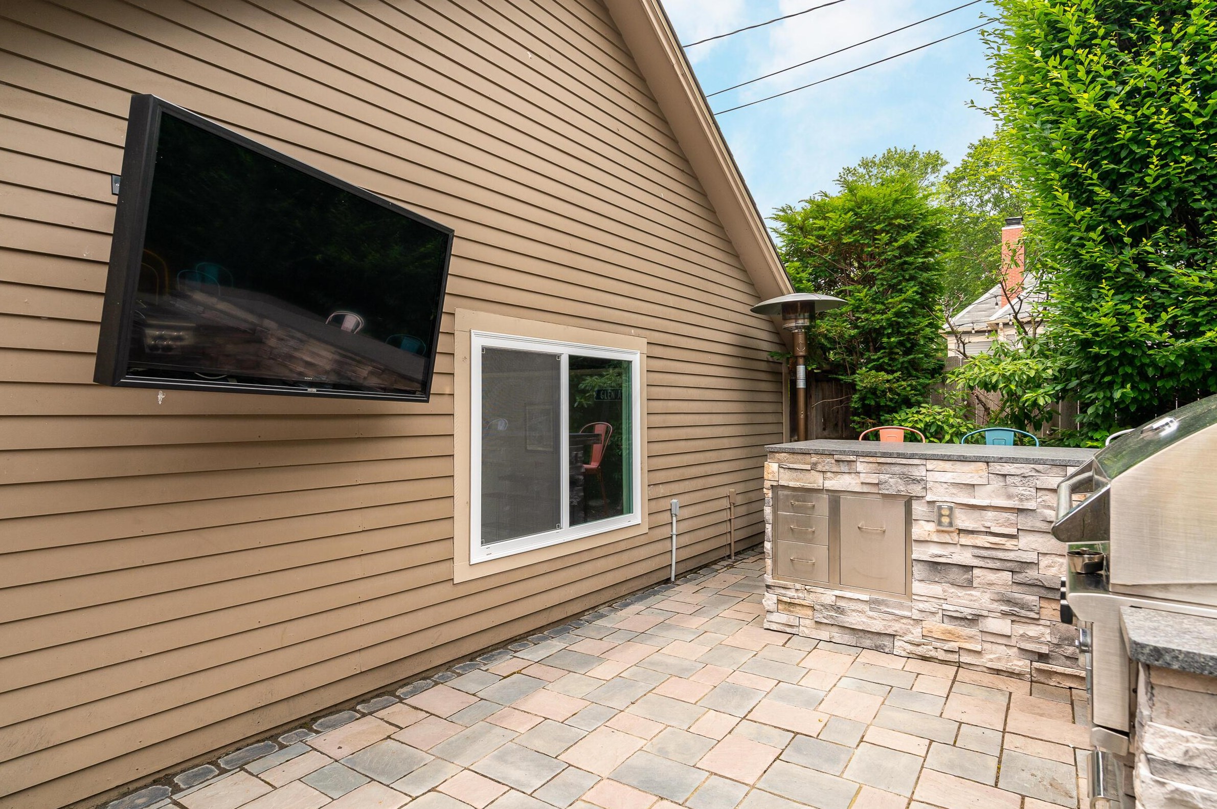 1115 Neil Ave, Columbus OH 43201-3118 exterior