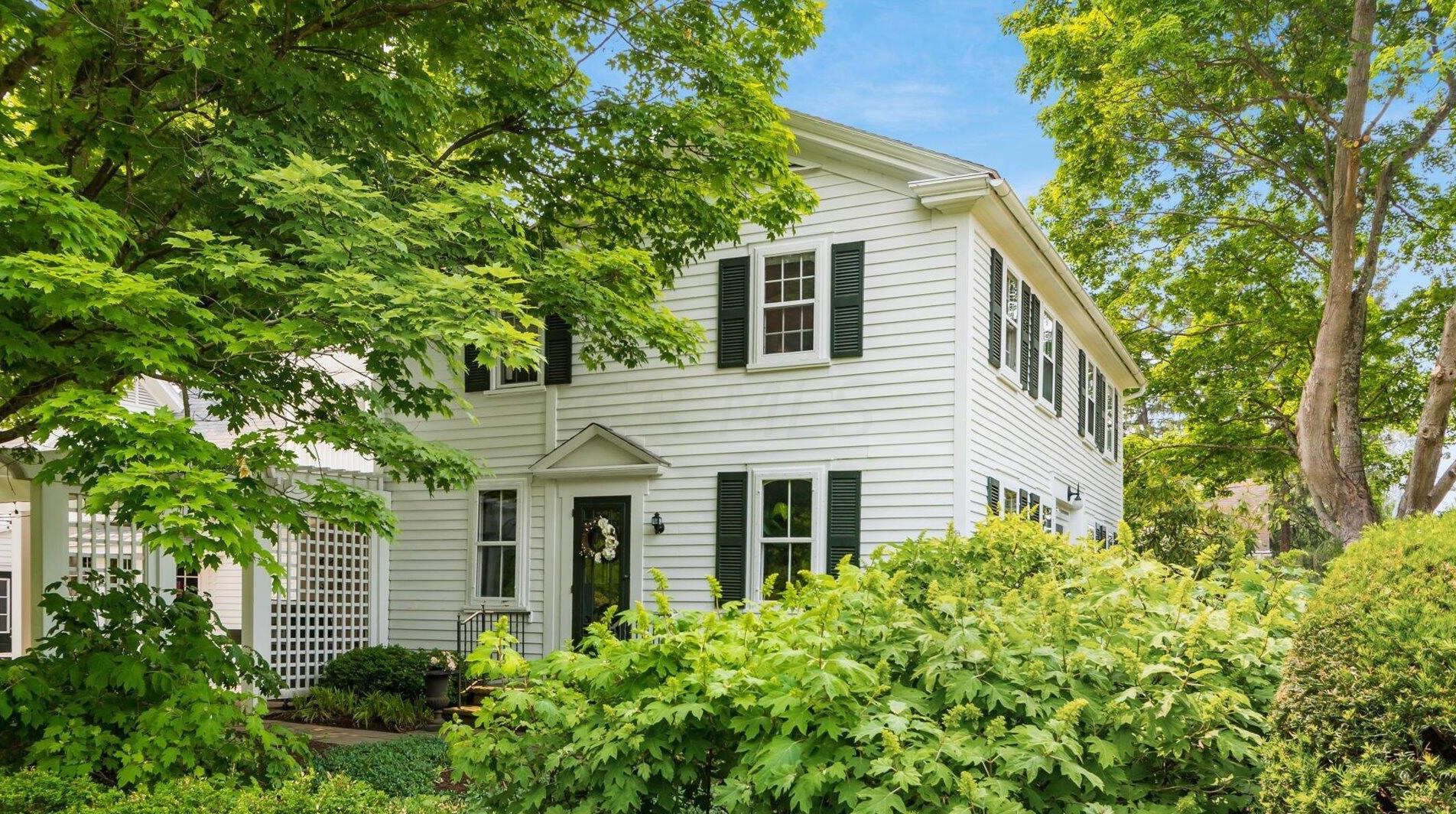 704 Newark Granville Rd, Granville, OH 43023-1451