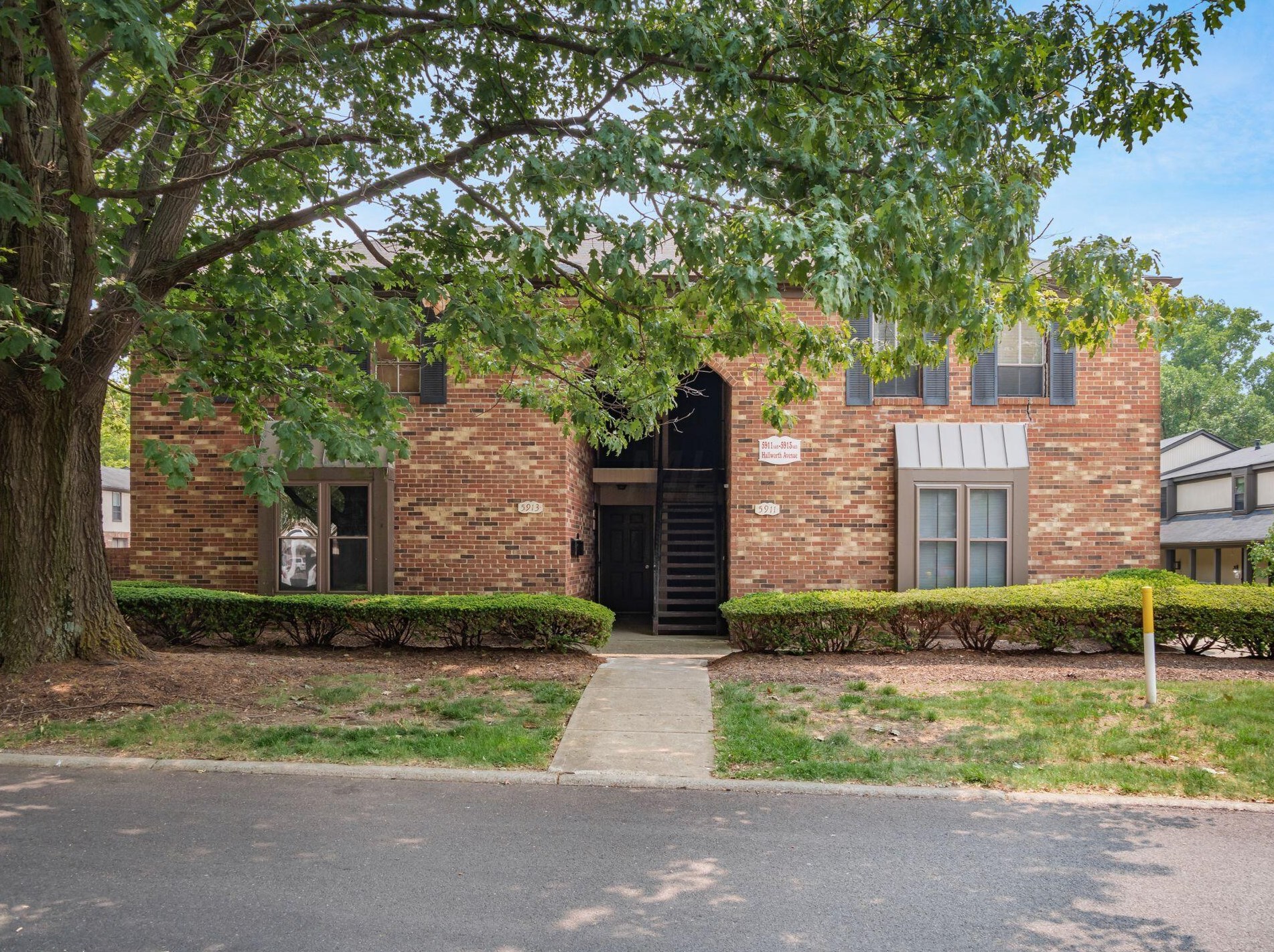5913 Hallworth Ave, Columbus, OH 43232-1622
