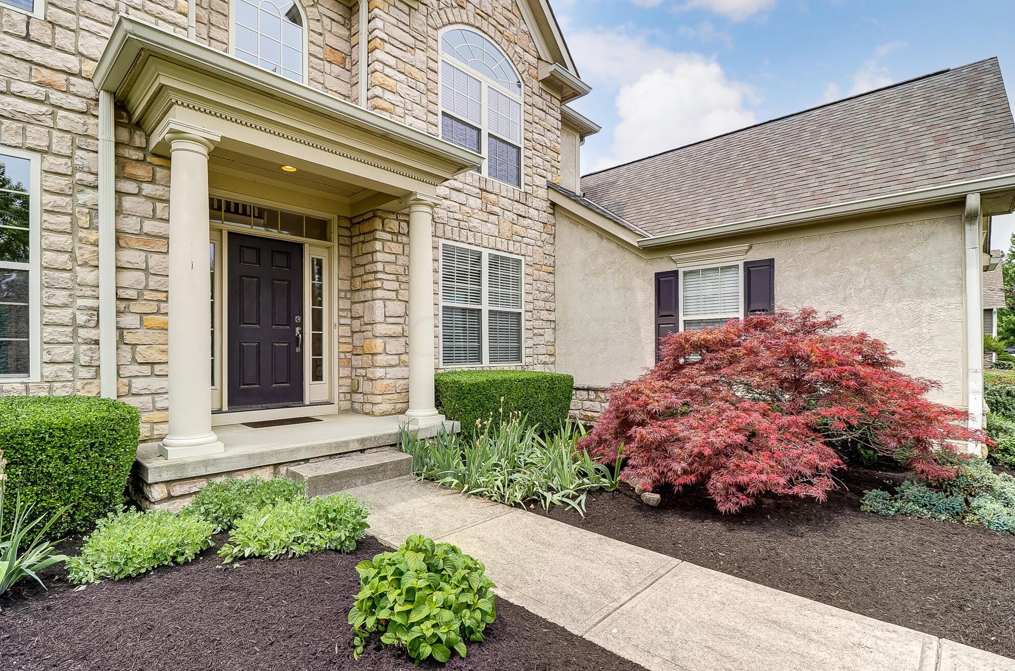 8223 Bibury Ln, Dublin, OH 43016-7354