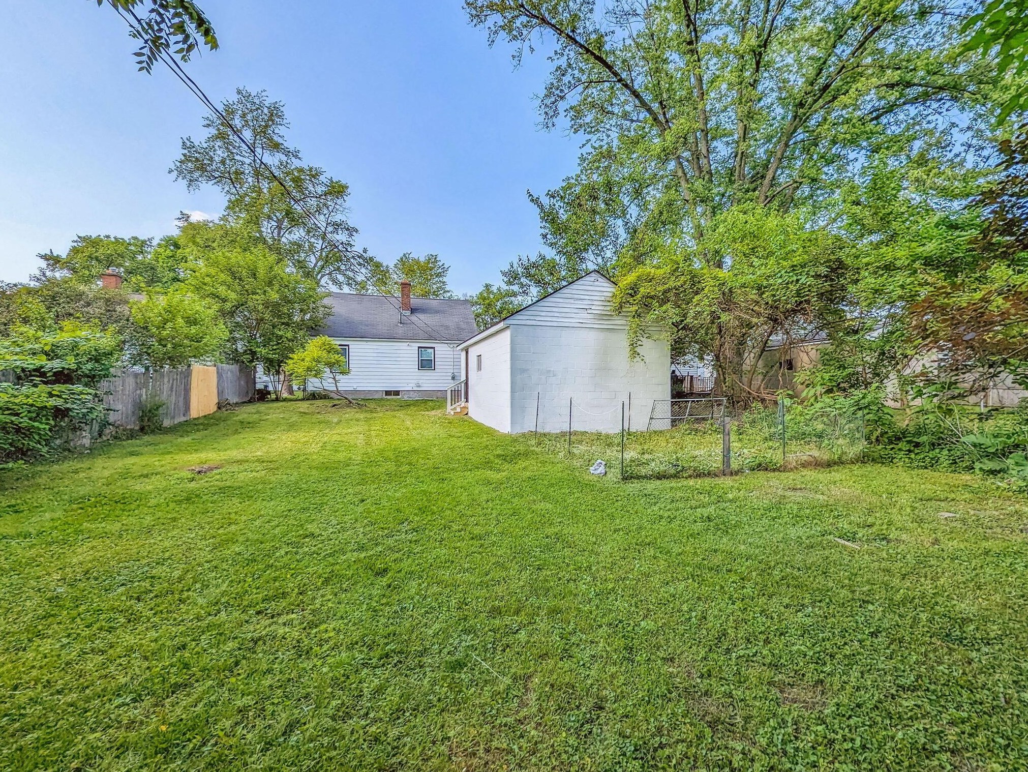 1261 Lenore Ave, Columbus OH 43224-3359 exterior