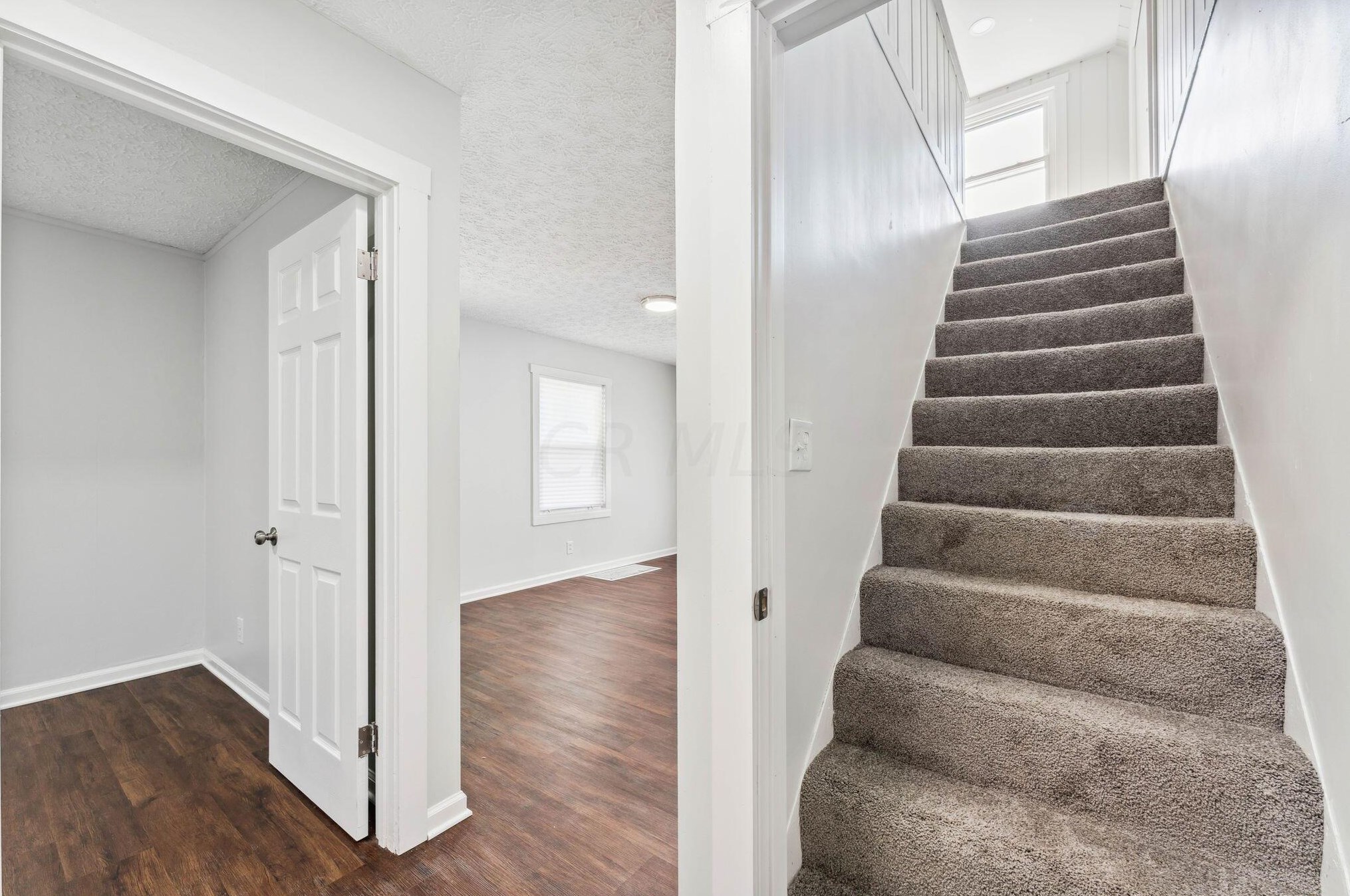 1261 Lenore Ave, Columbus OH 43224-3359 exterior