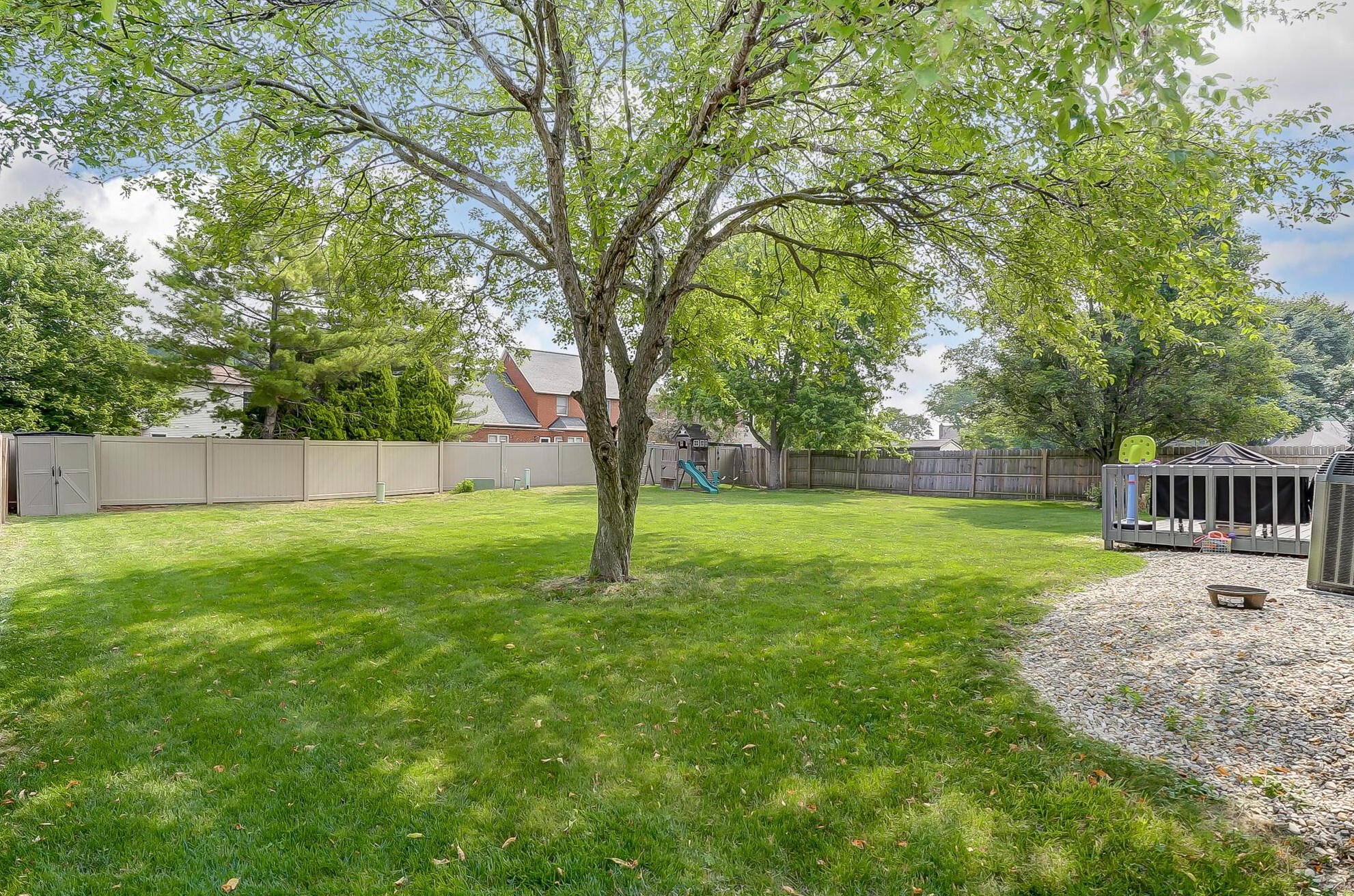 224 Clark Dr, Circleville OH  43113-2408 exterior
