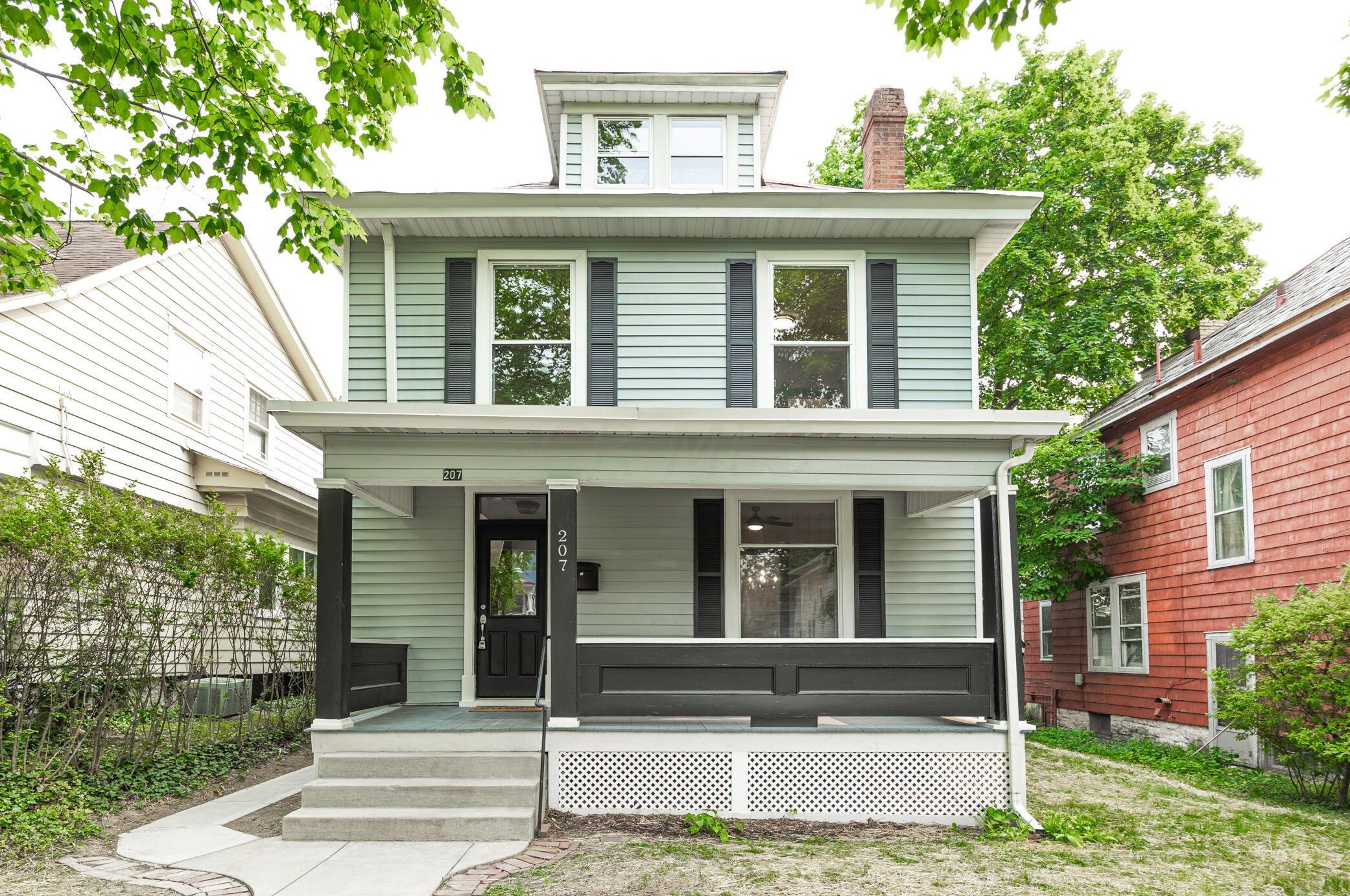 207 Oakland Ave, Columbus, OH 43201-1299