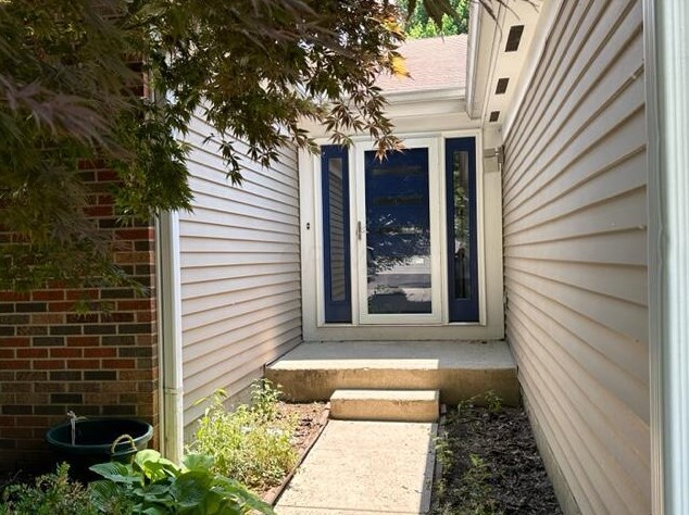 3373 Littler Ln, Columbus, OH 43228-7026