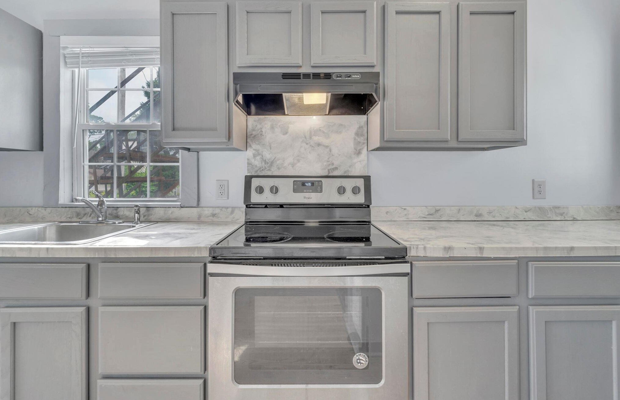 2137 Indiana Ave, Columbus OH  43201-1309 exterior