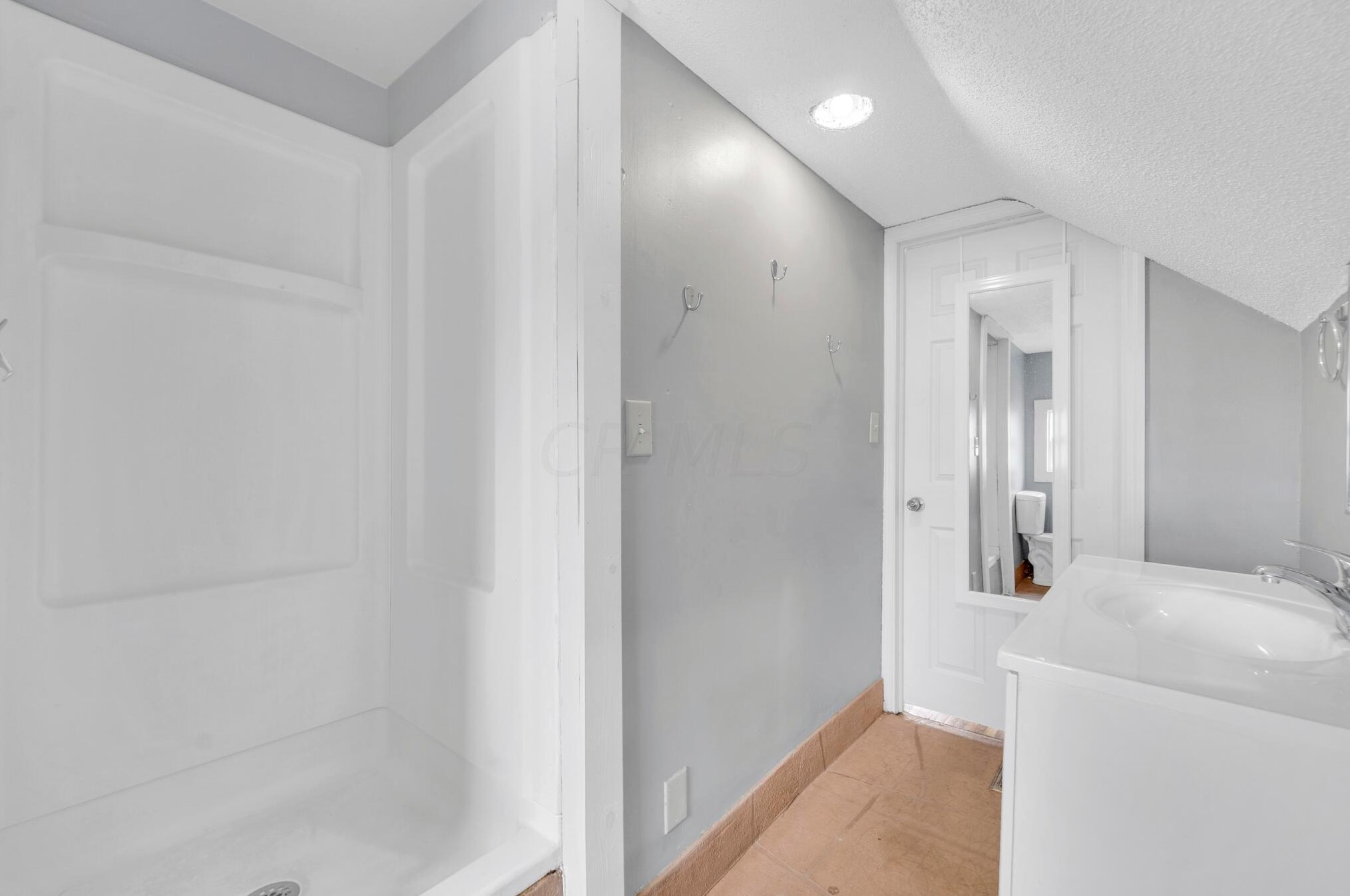 2137 Indiana Ave, Columbus OH  43201-1309 exterior