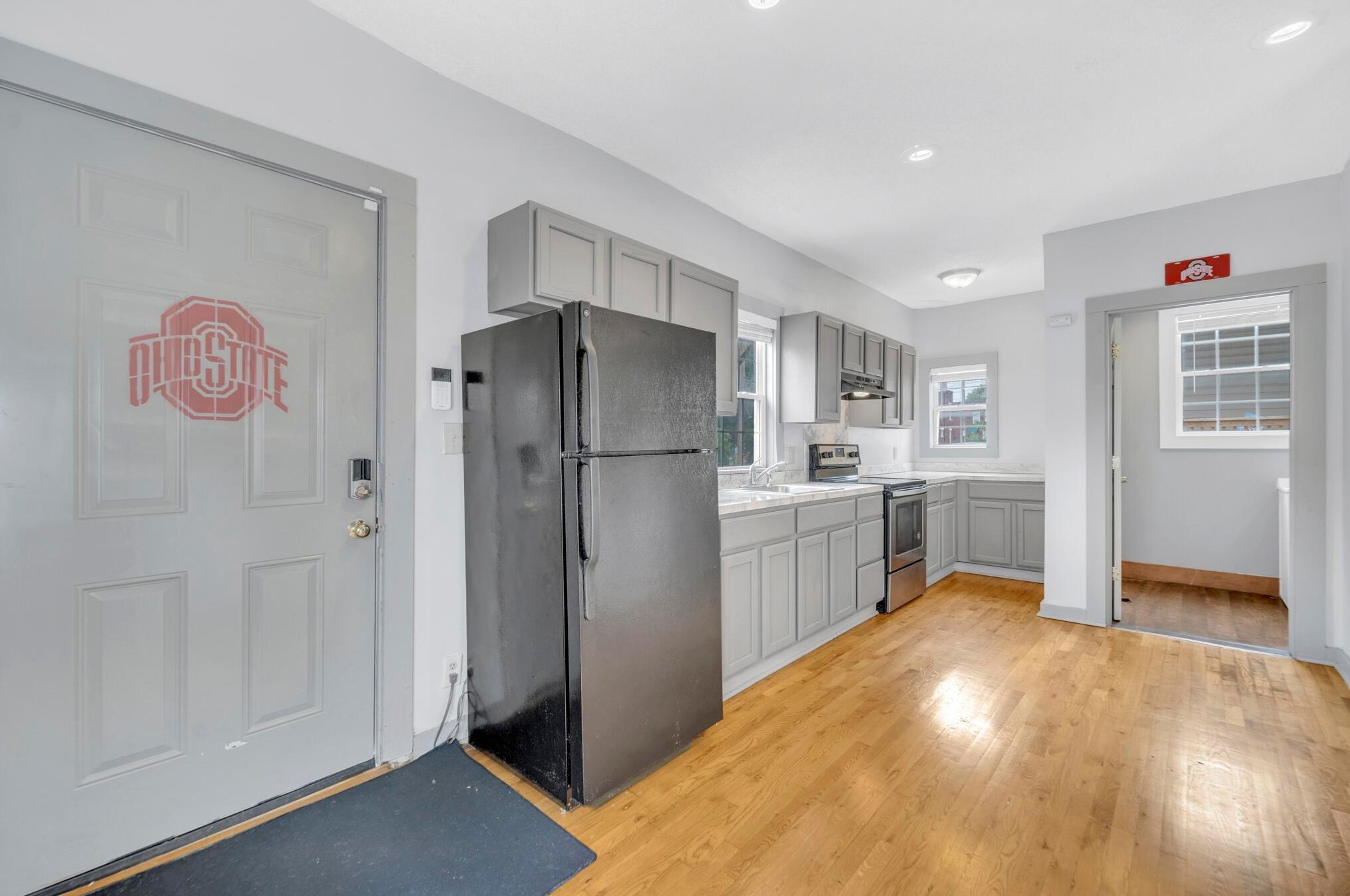 2137 Indiana Ave, Columbus OH  43201-1309 exterior