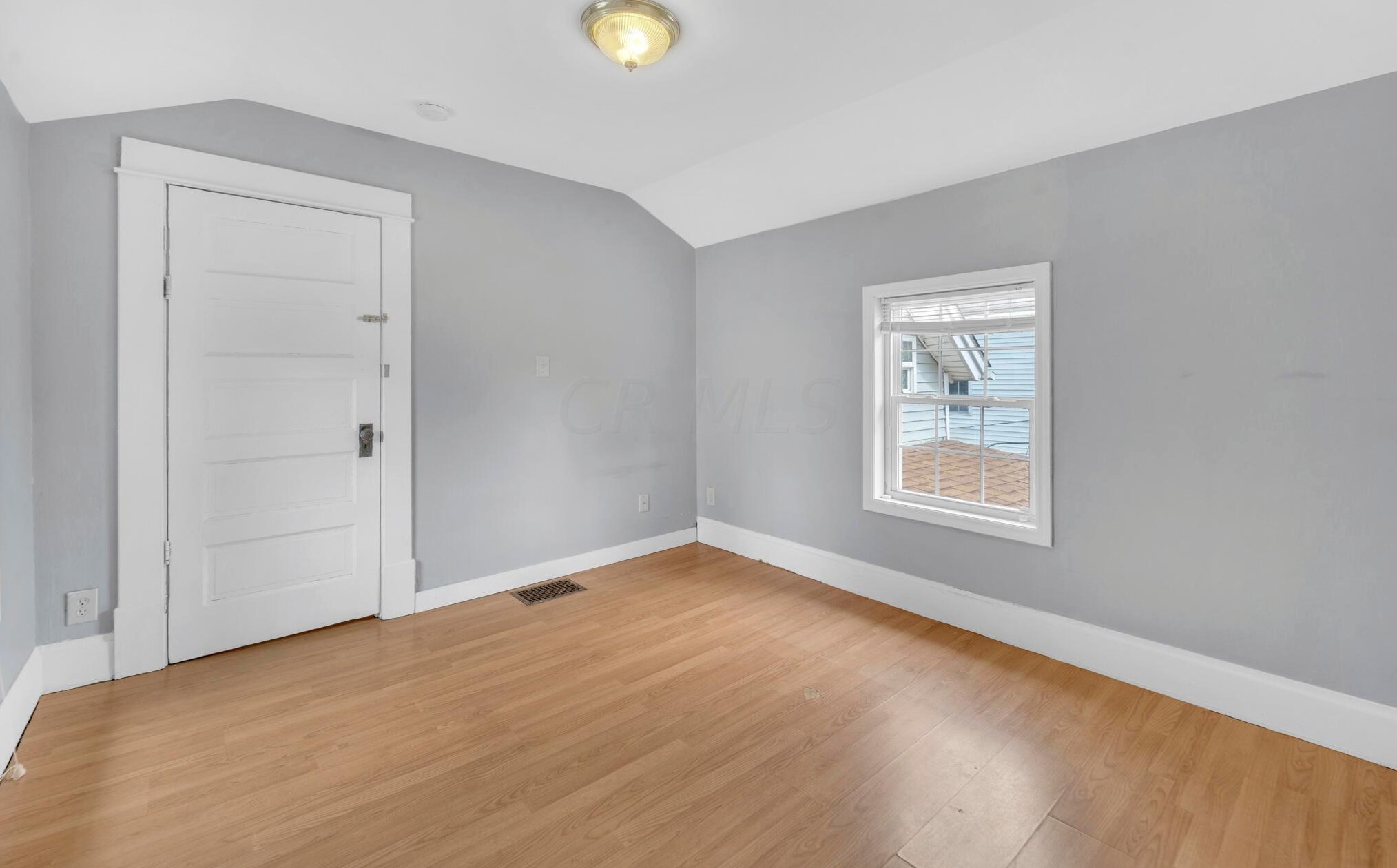 2137 Indiana Ave, Columbus OH  43201-1309 exterior