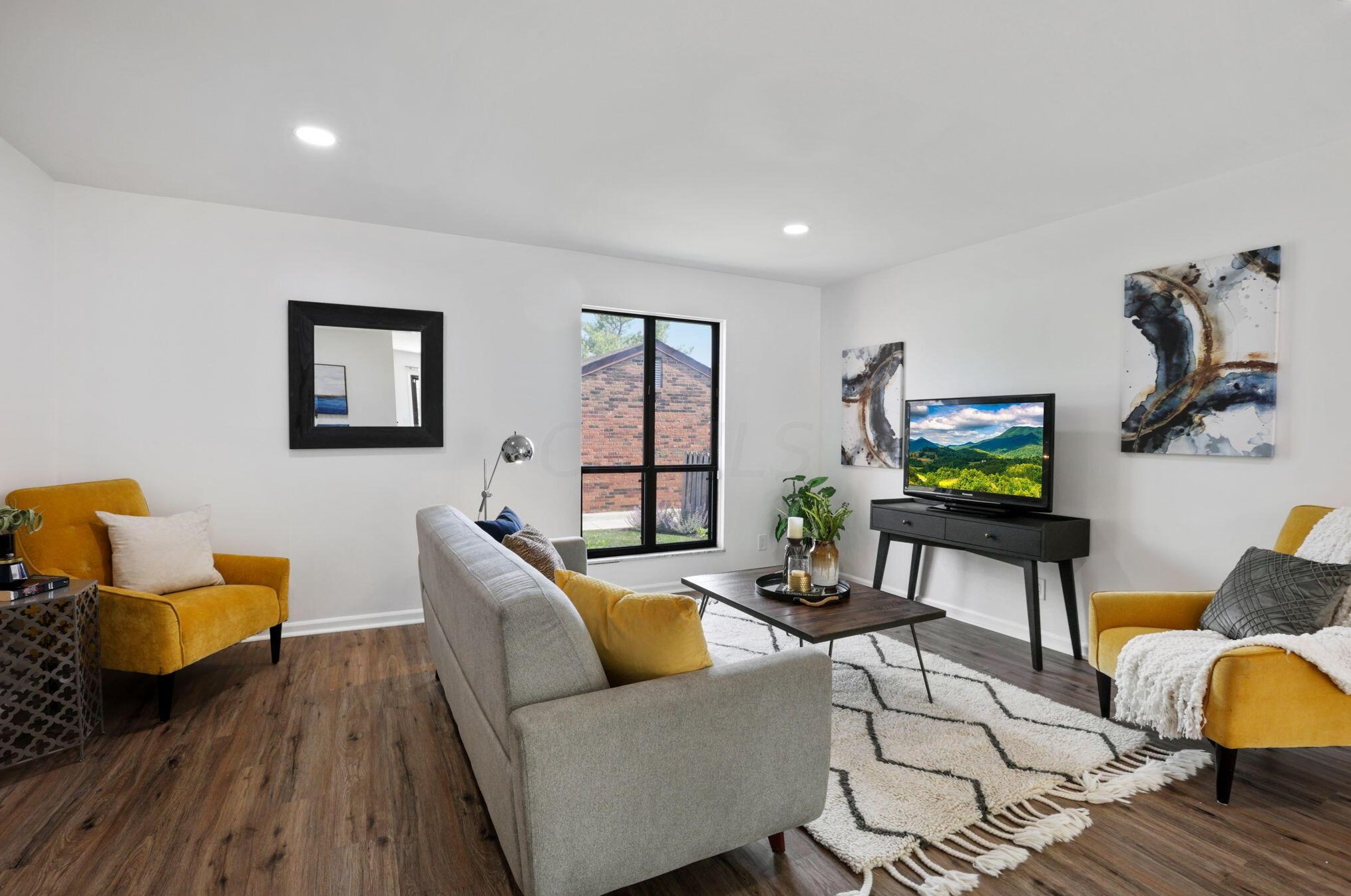 4280 Chaucer Ln, Columbus OH 43220-4055 exterior