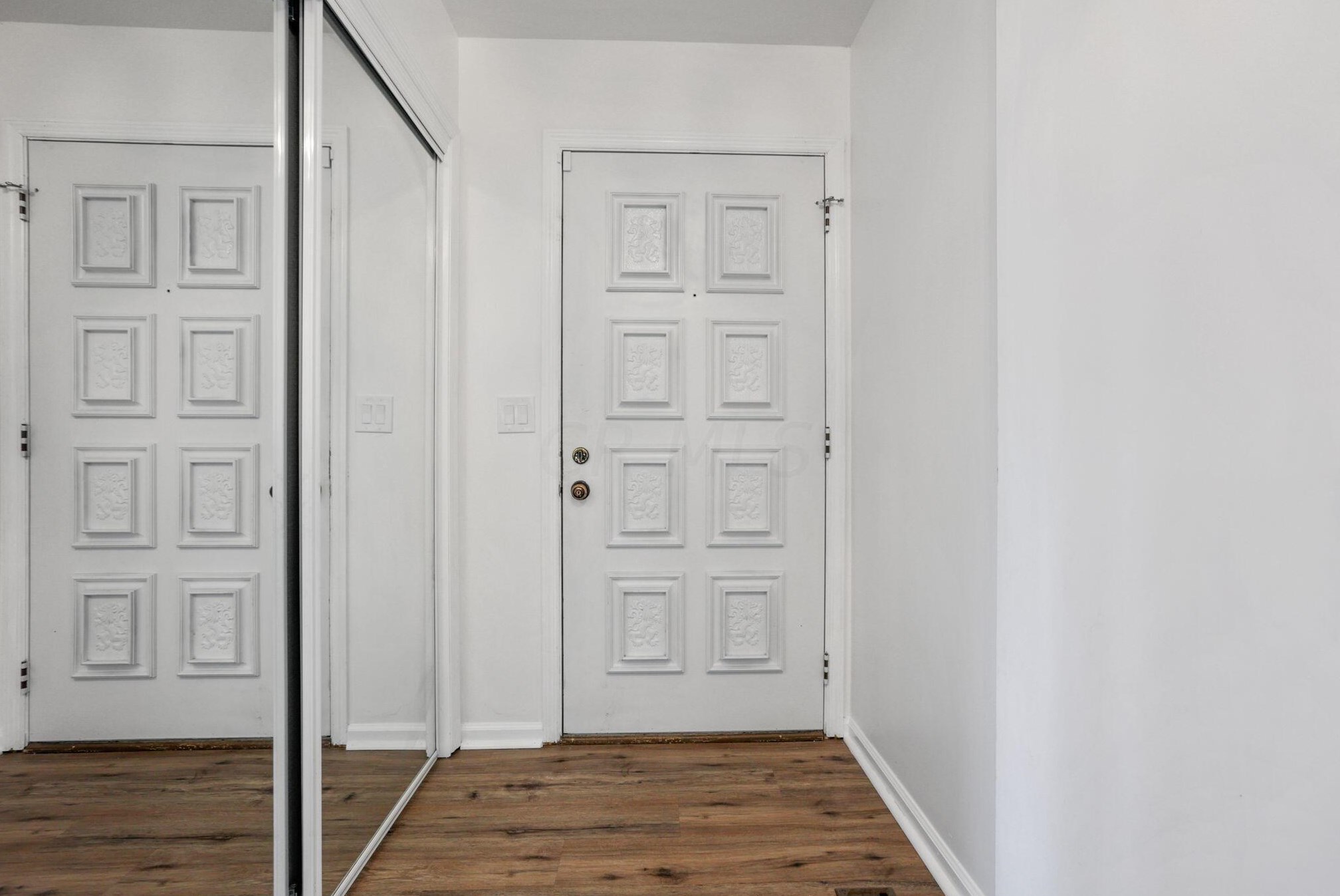 4280 Chaucer Ln, Columbus OH 43220-4055 exterior