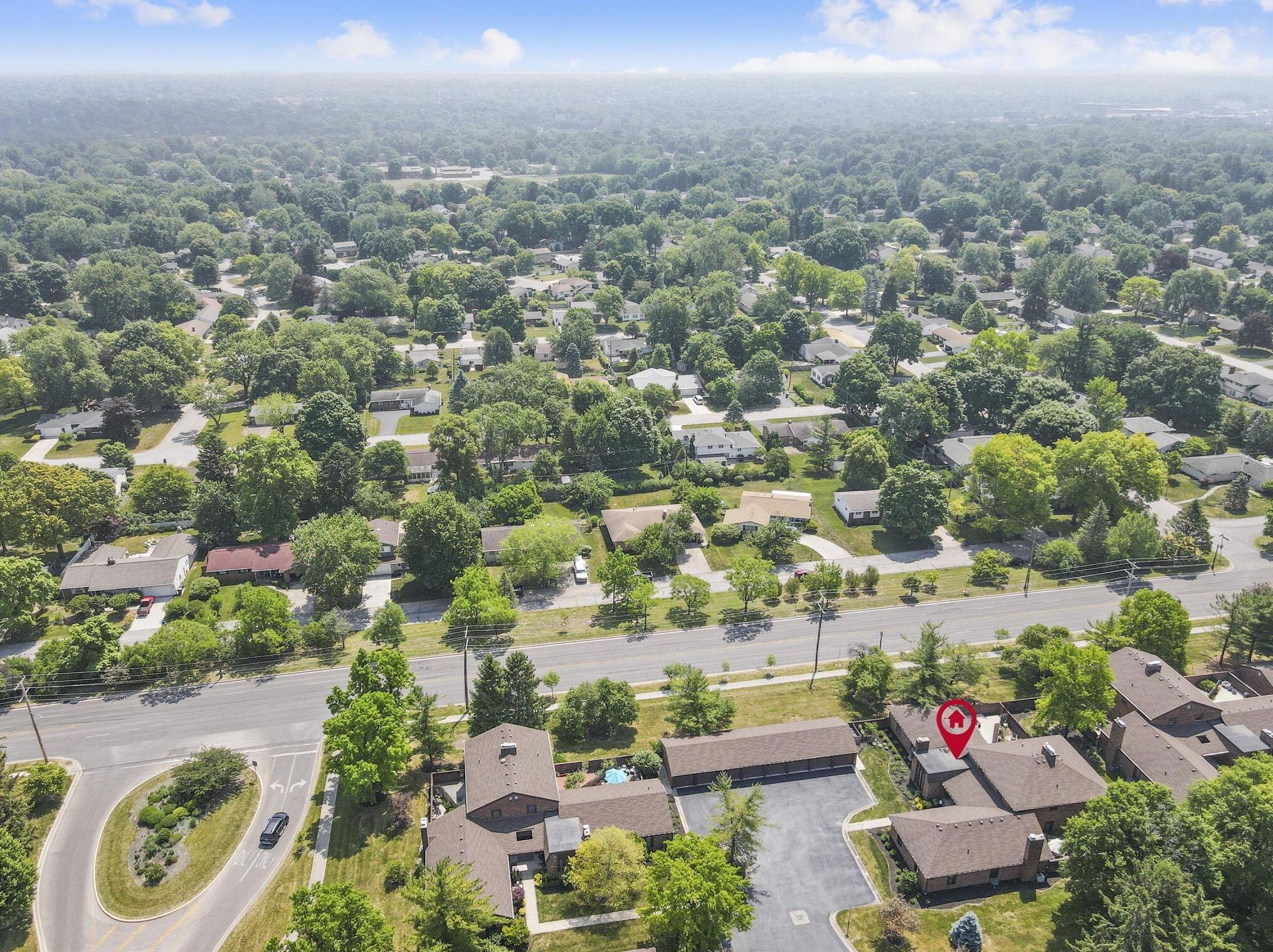 4280 Chaucer Ln, Columbus OH 43220-4055 exterior