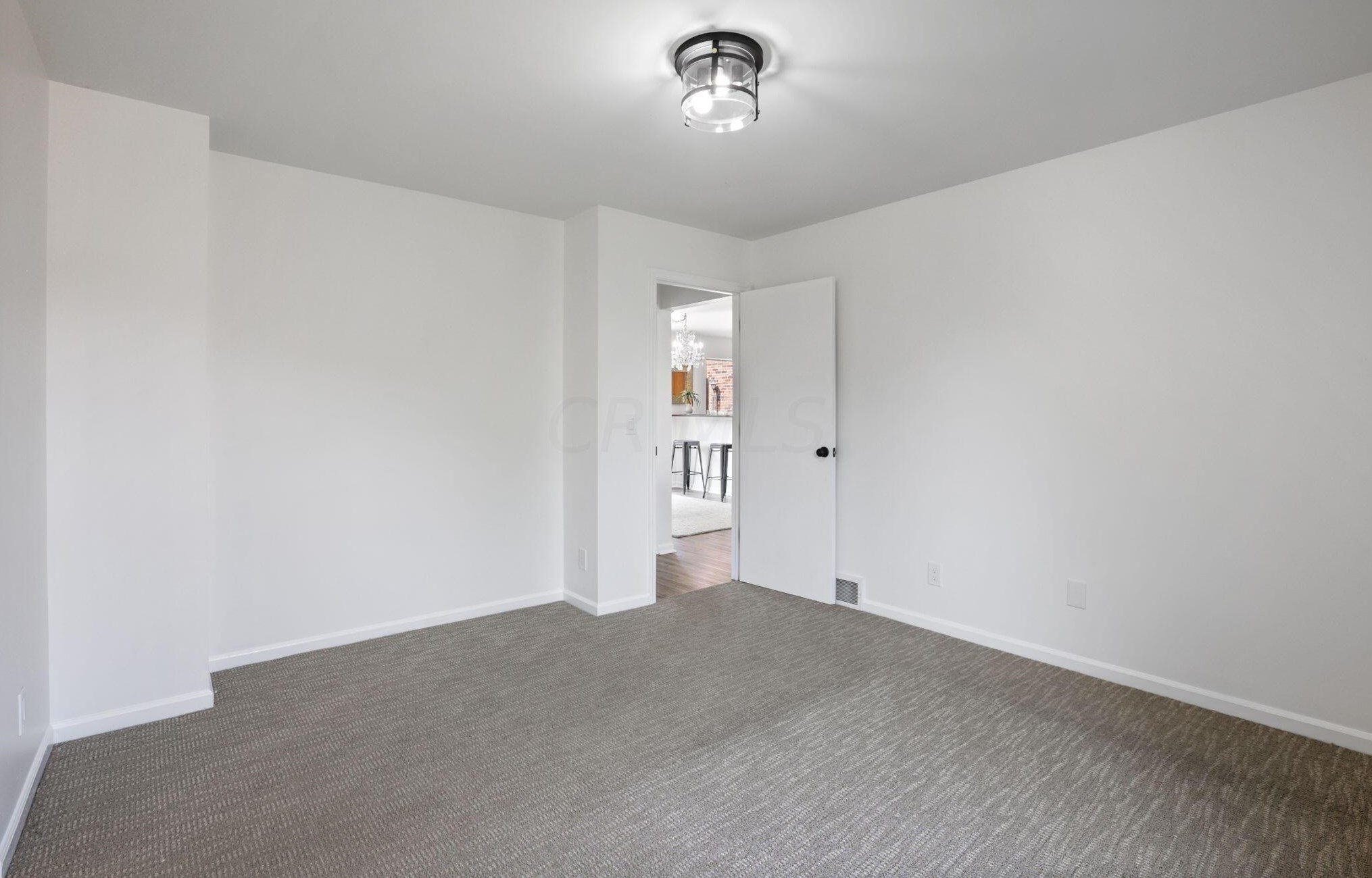 4280 Chaucer Ln, Columbus OH 43220-4055 exterior