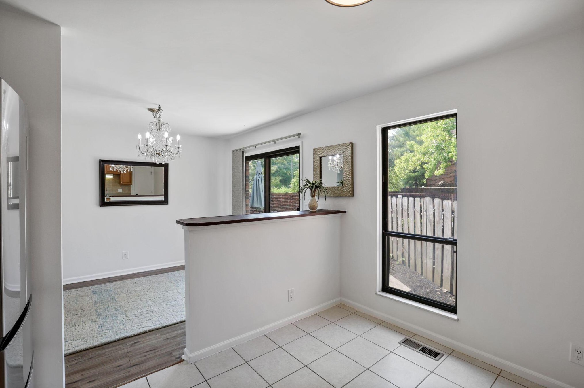 4280 Chaucer Ln, Columbus OH 43220-4055 exterior