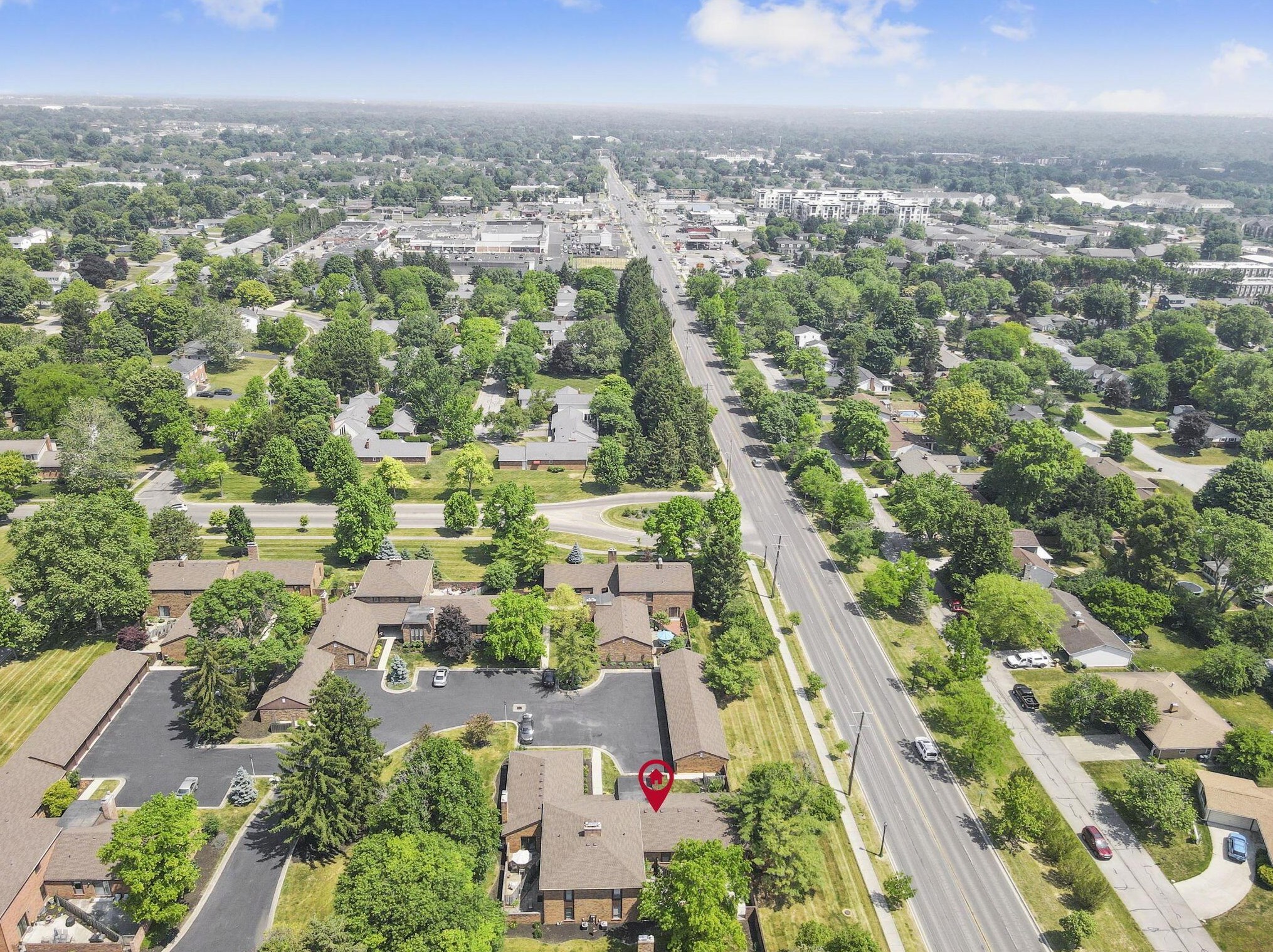 4280 Chaucer Ln, Columbus OH 43220-4055 exterior