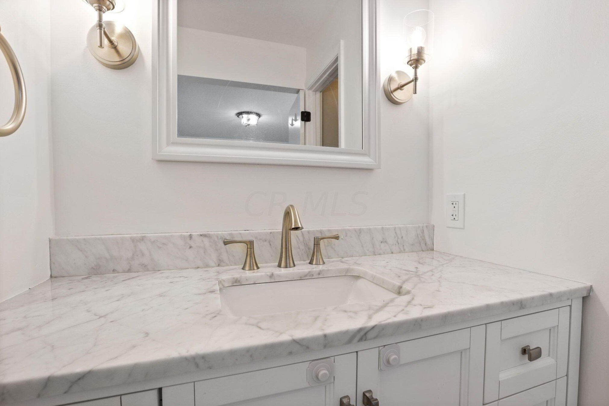 4280 Chaucer Ln, Columbus OH 43220-4055 exterior