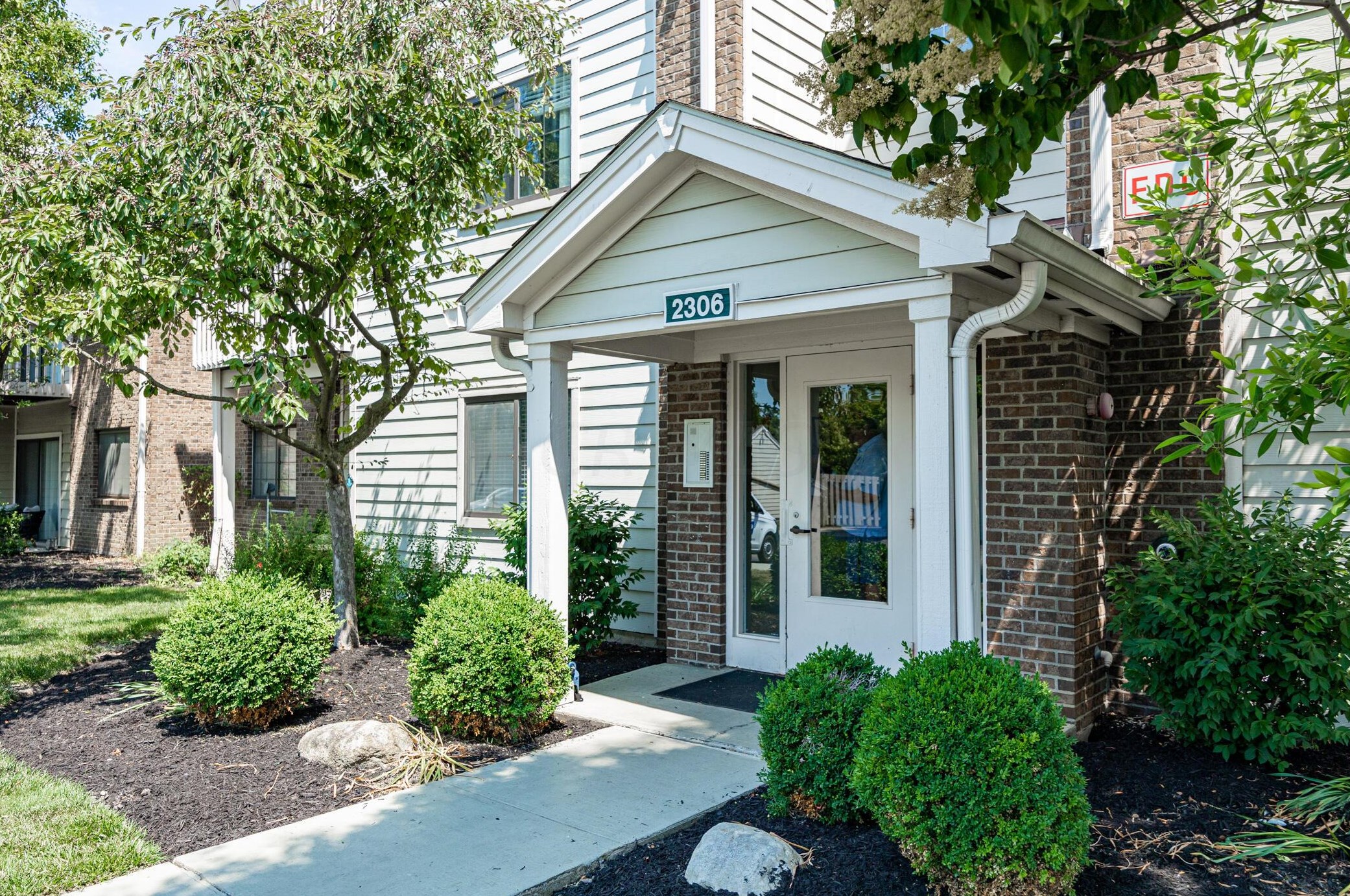 2306 Pinzon Pl, Columbus, OH 43235-7930