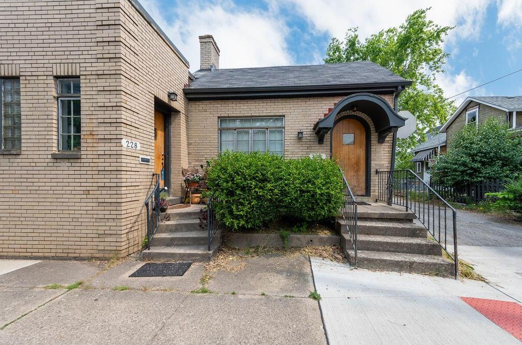 226 Thurman Ave, Columbus, OH 43206-3526