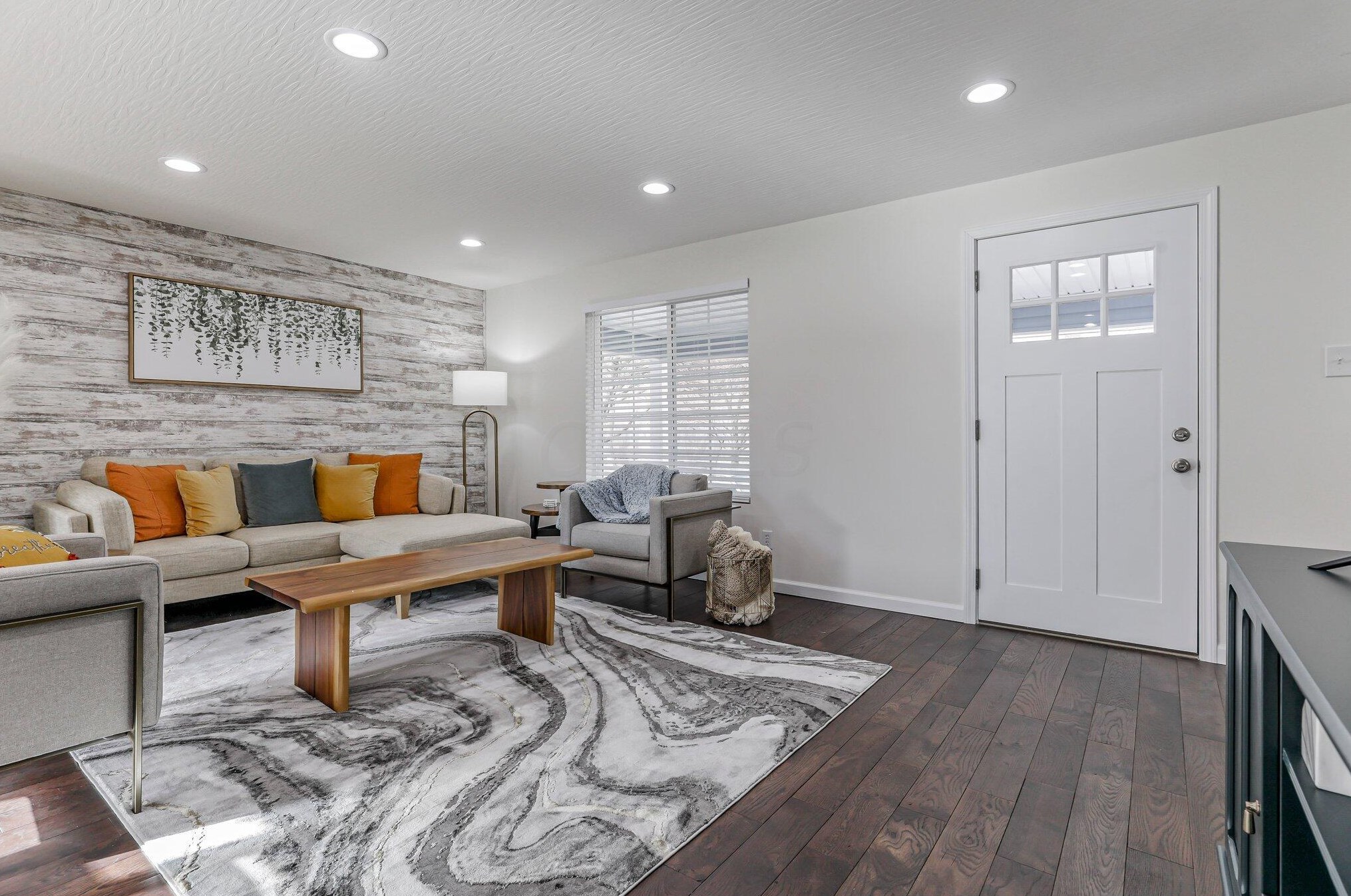 165 Frebis Ave, Columbus OH 43206-3725 exterior