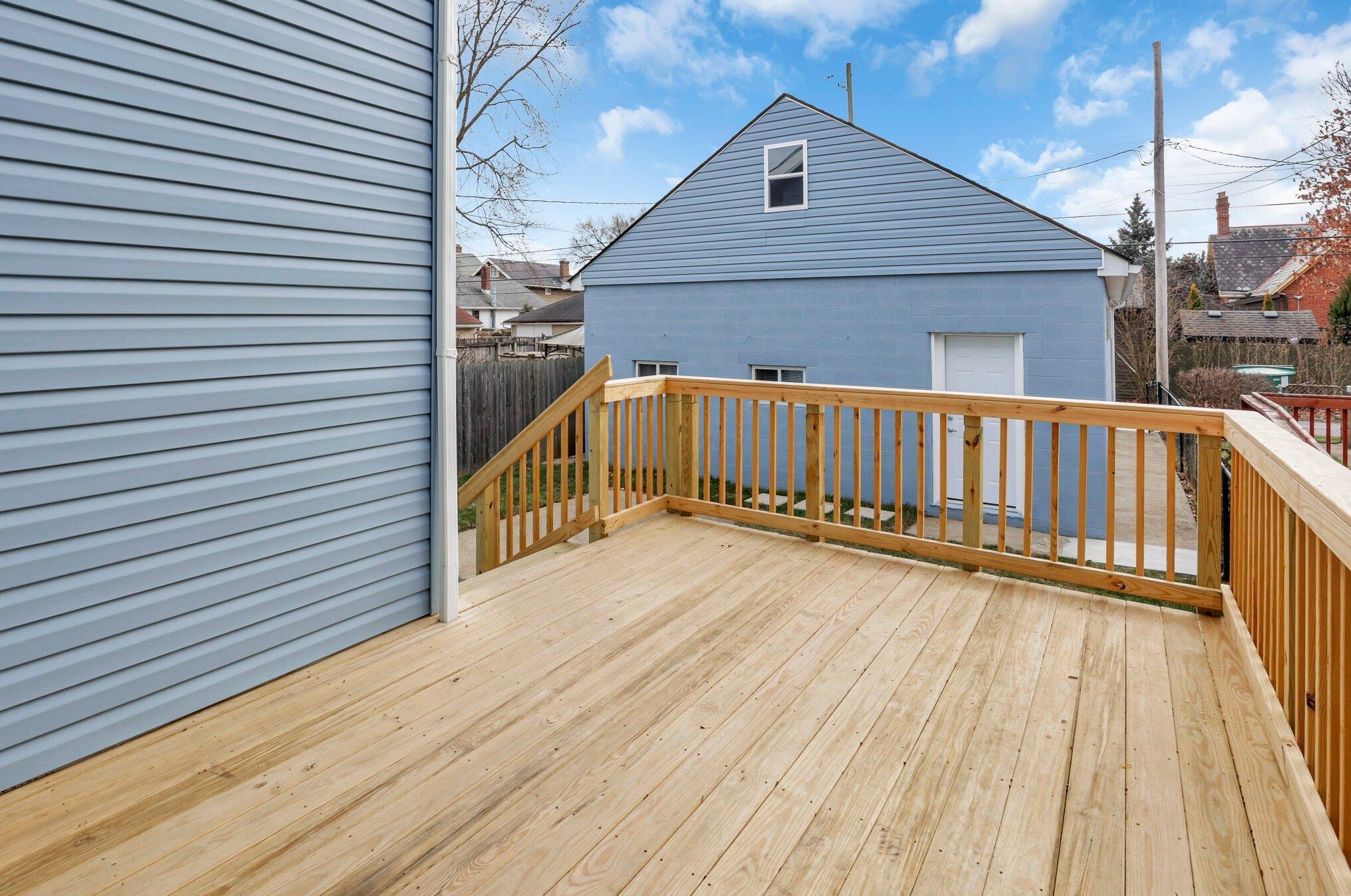 165 Frebis Ave, Columbus OH 43206-3725 exterior