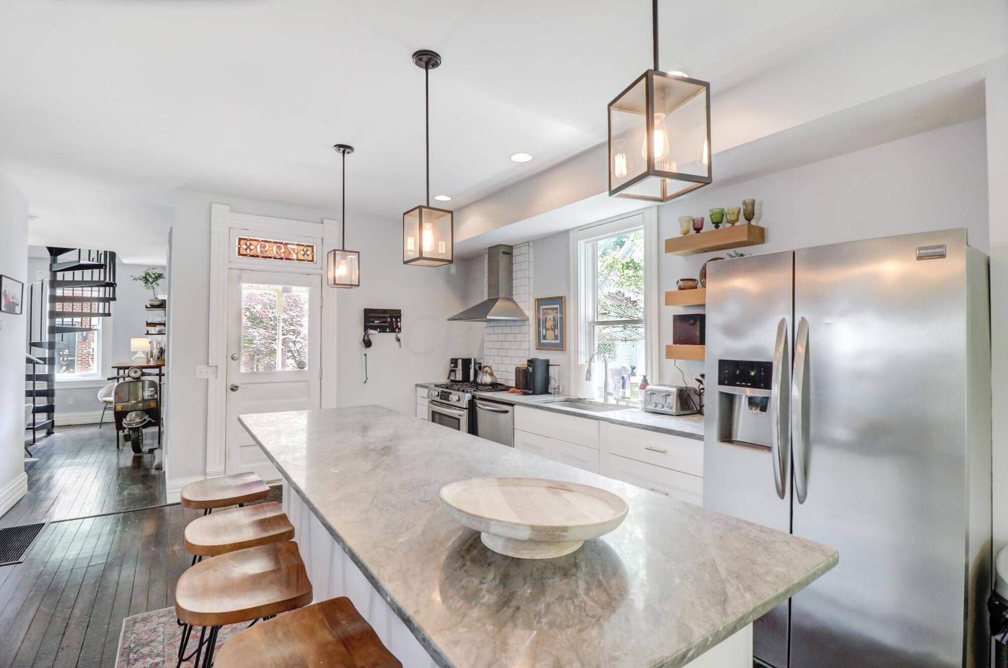 799 Lazelle St, Columbus OH  43206-2019 exterior