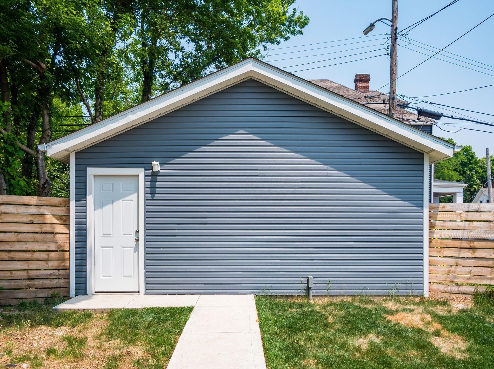 1266 Atcheson St, Columbus OH 43203-1116 exterior