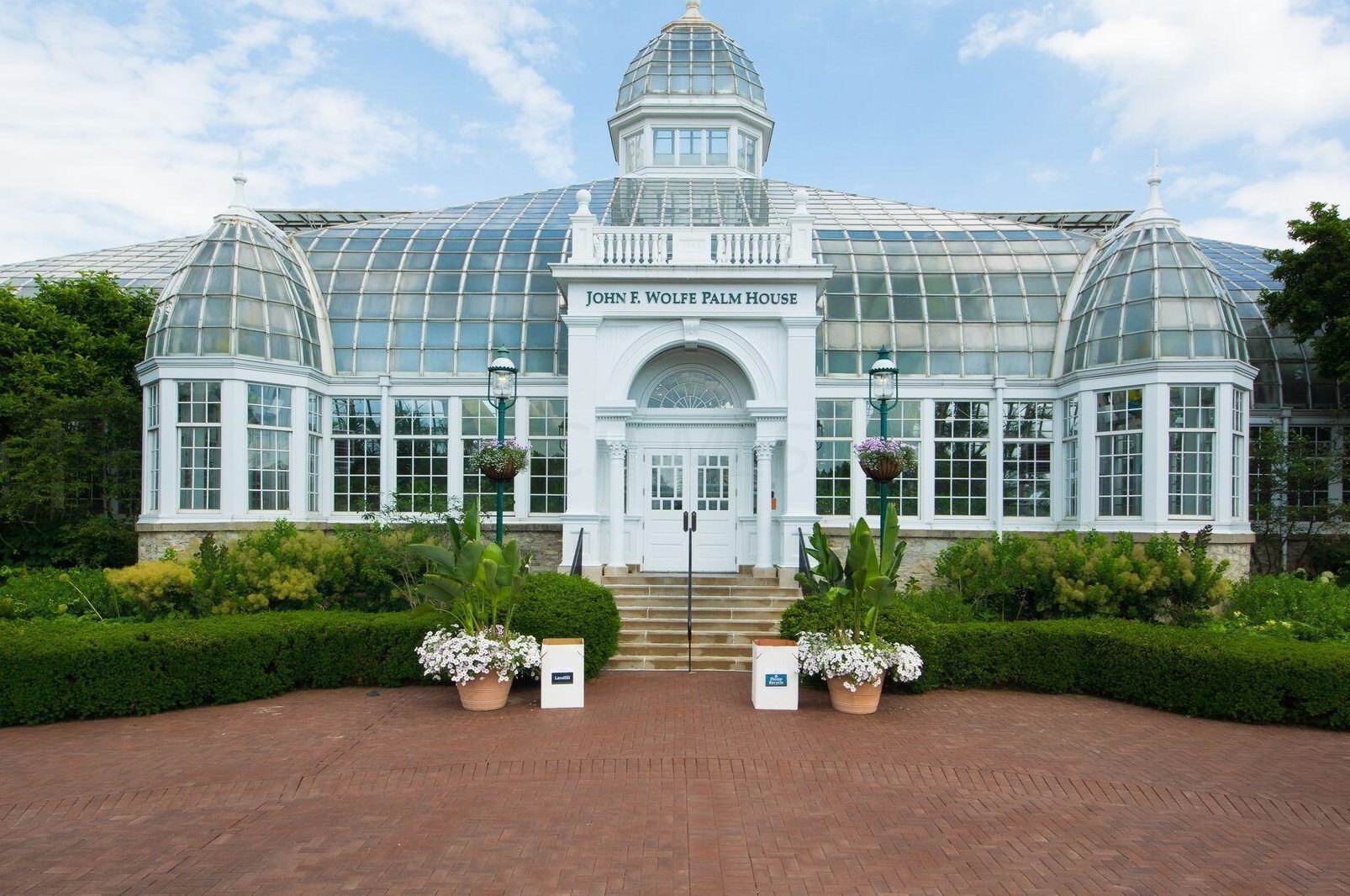 1266 Atcheson St, Columbus OH 43203-1116 exterior