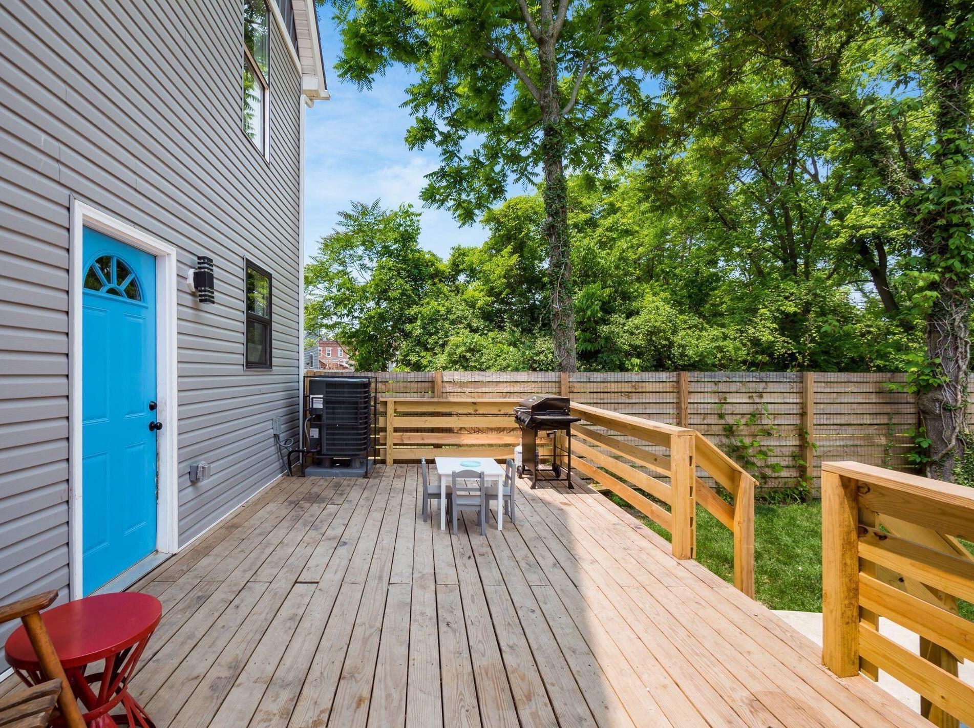 1266 Atcheson St, Columbus OH 43203-1116 exterior