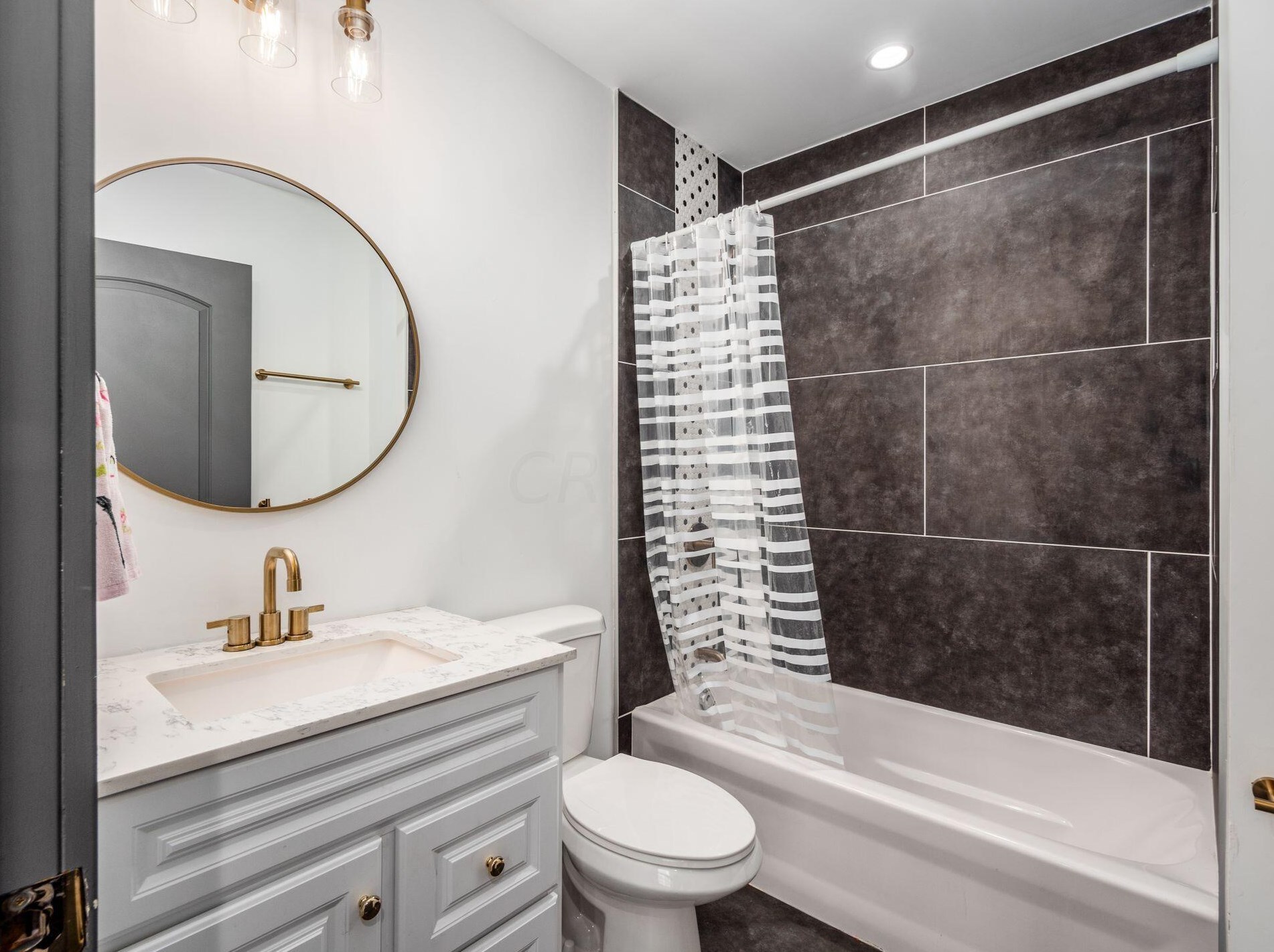 1266 Atcheson St, Columbus OH 43203-1116 exterior