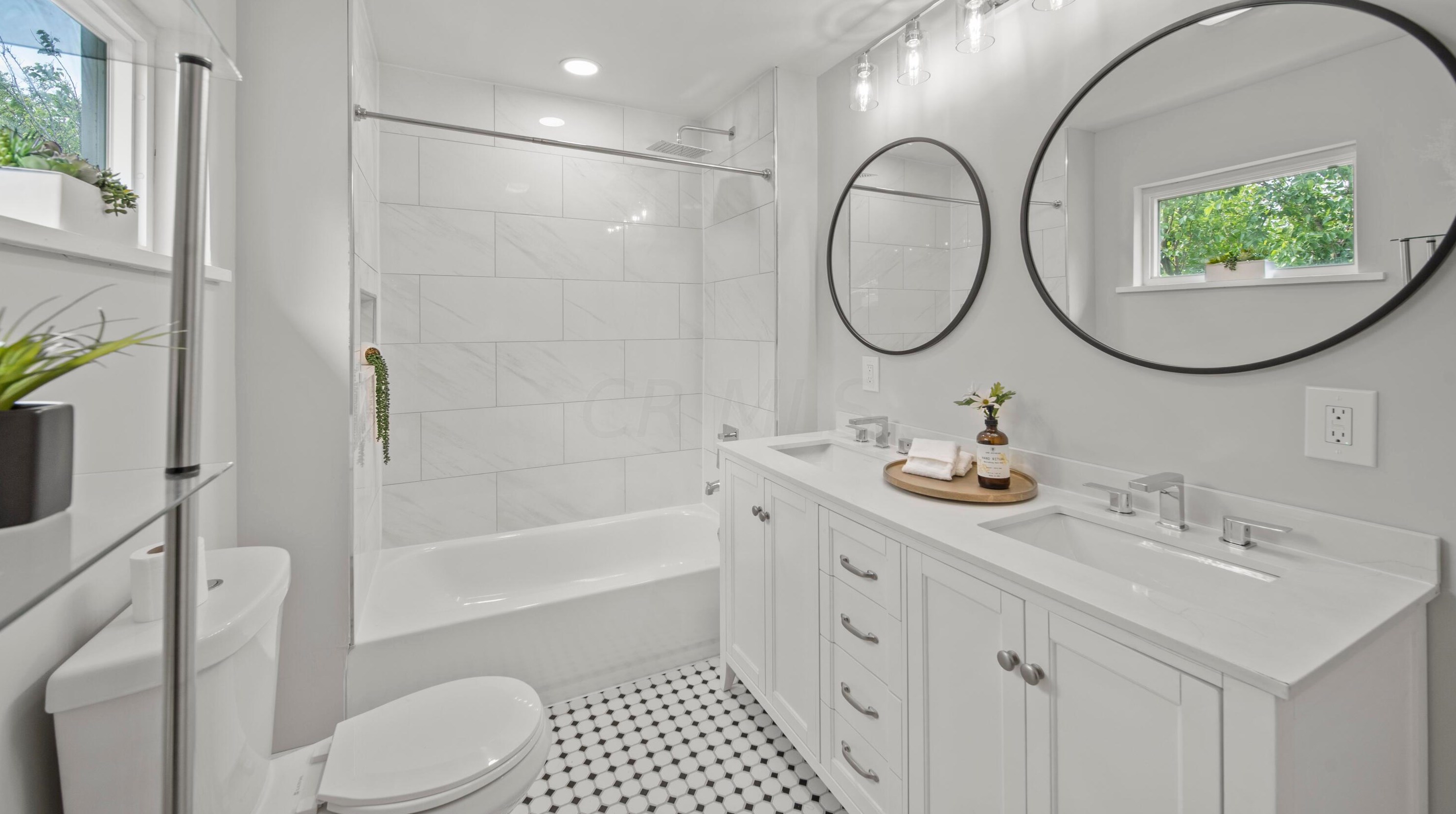 205 Oakley Ave, Columbus OH  43204-3218 exterior