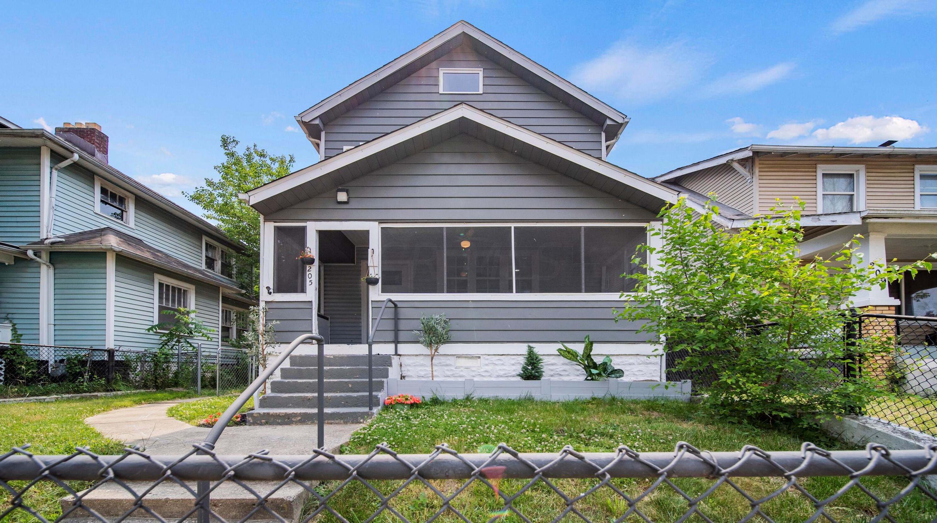 205 Oakley Ave, Columbus OH  43204-3218 exterior
