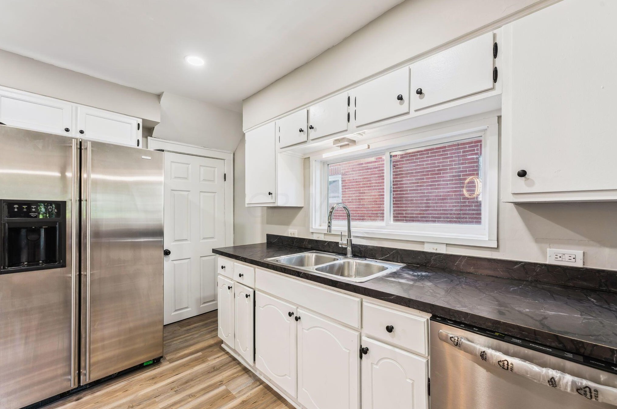 1465 Kenmore Rd, Columbus OH 43219-1057 exterior