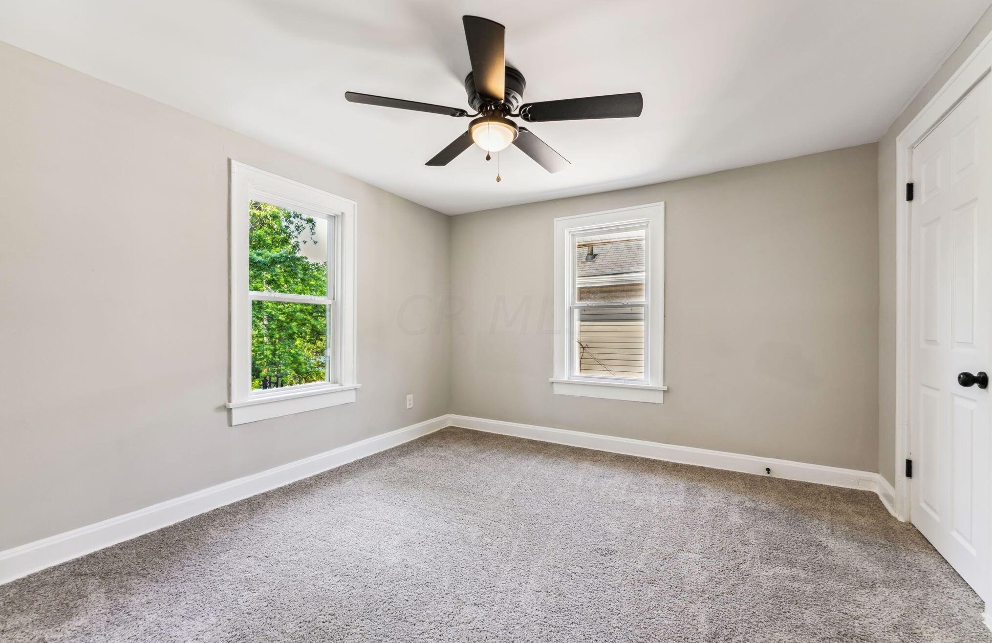 1465 Kenmore Rd, Columbus OH 43219-1057 exterior