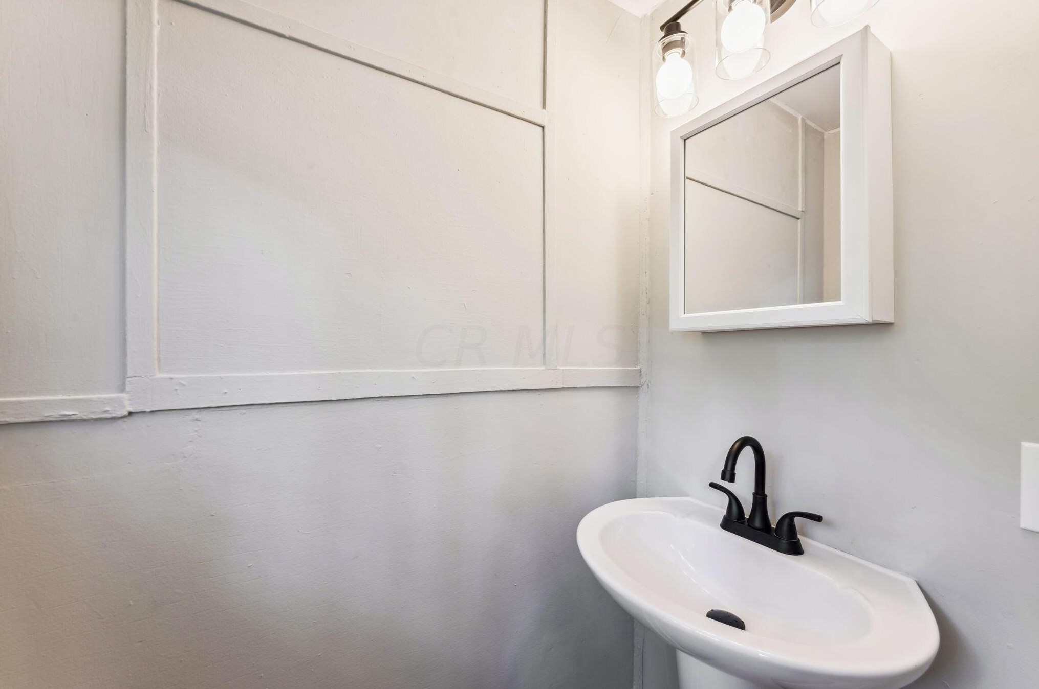 1465 Kenmore Rd, Columbus OH 43219-1057 exterior