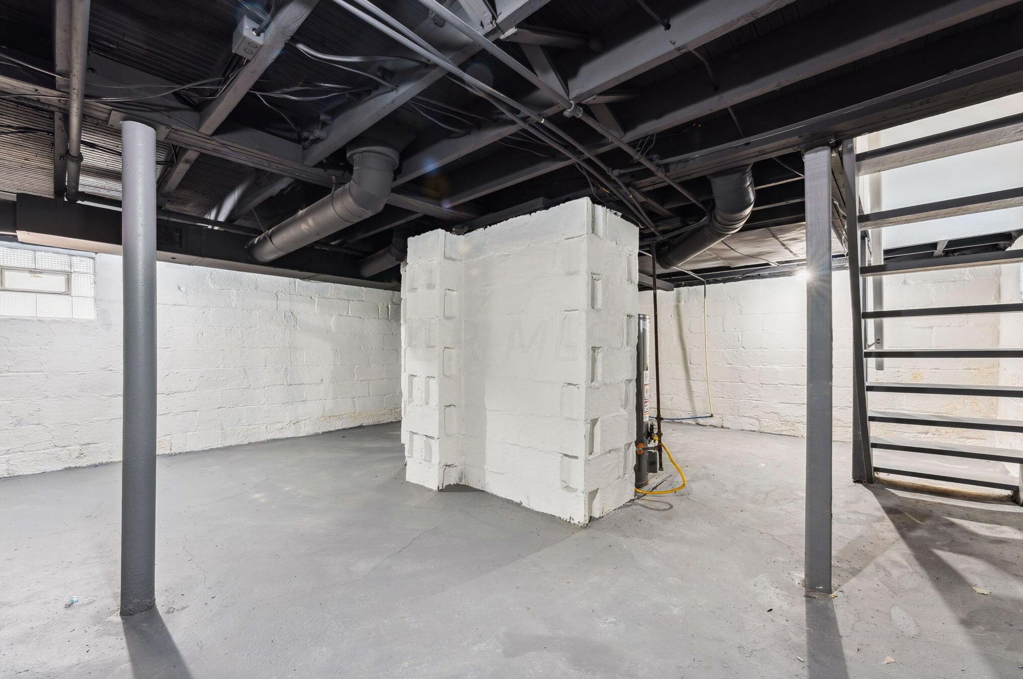 1465 Kenmore Rd, Columbus OH 43219-1057 exterior