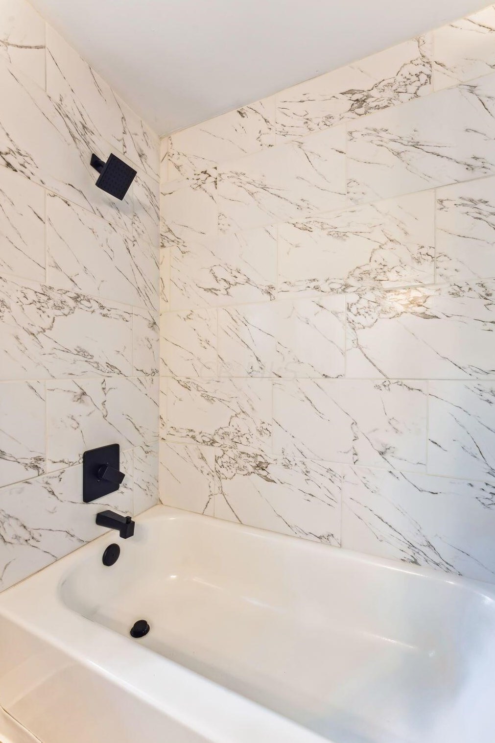 1465 Kenmore Rd, Columbus OH 43219-1057 exterior