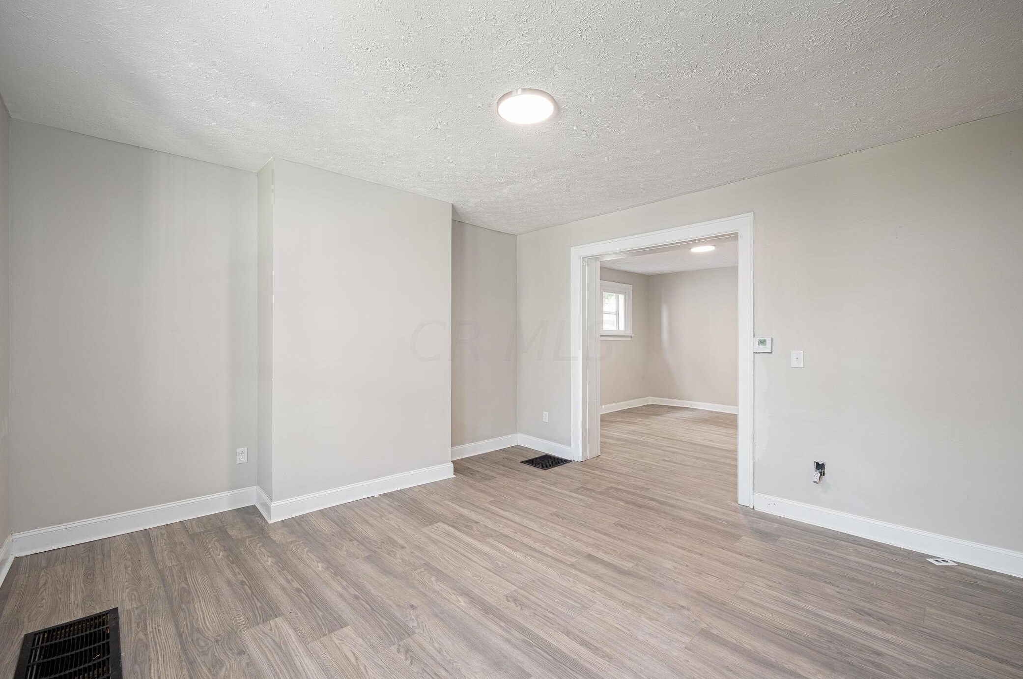 802 2 Ave, Columbus OH 43201-3761 exterior