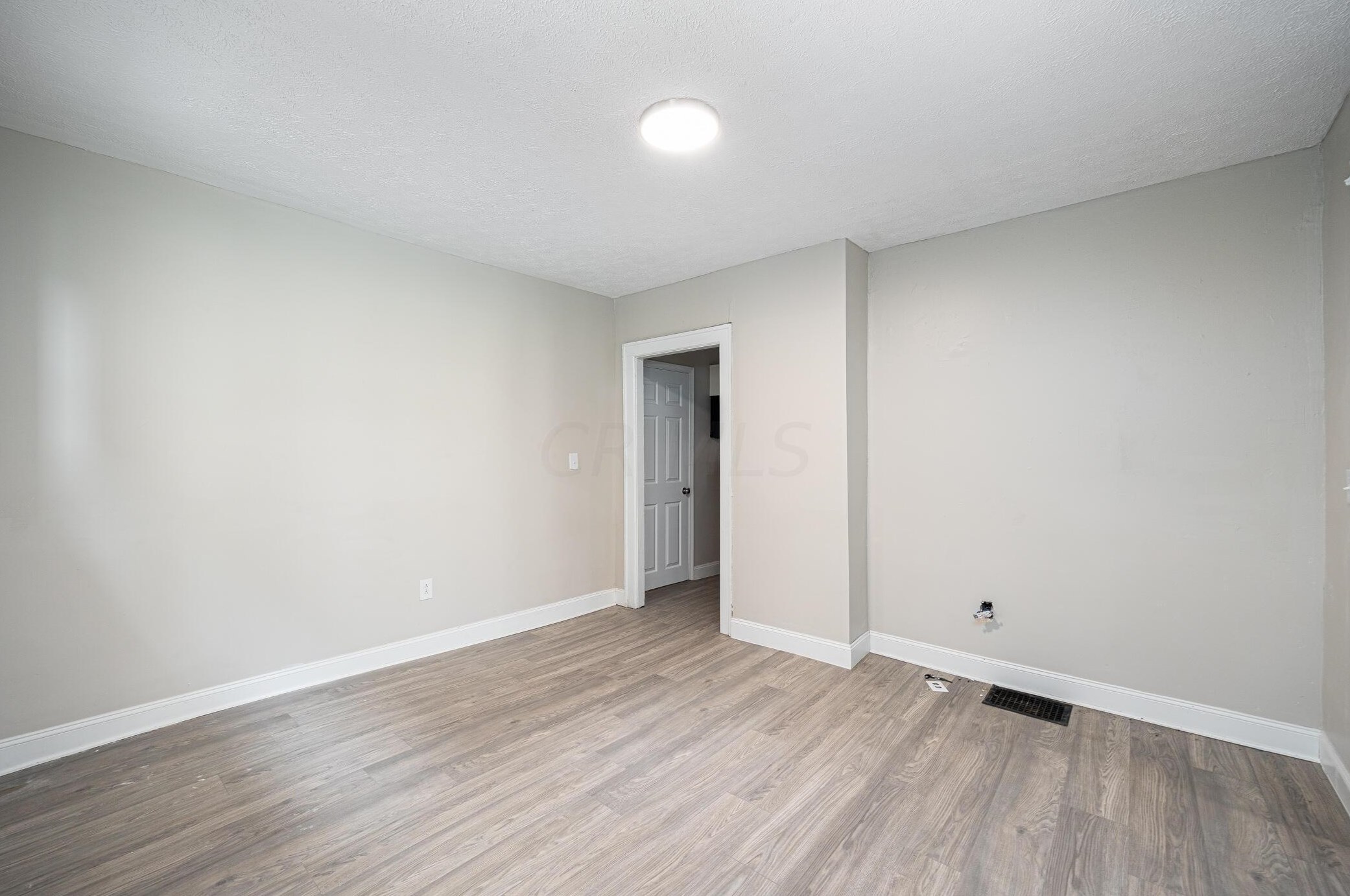 802 2 Ave, Columbus OH 43201-3761 exterior