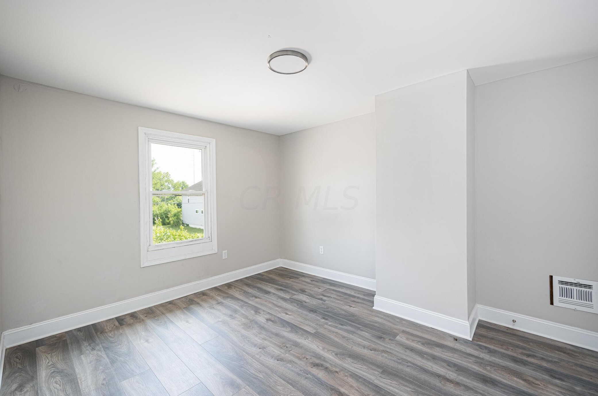 802 2 Ave, Columbus OH 43201-3761 exterior