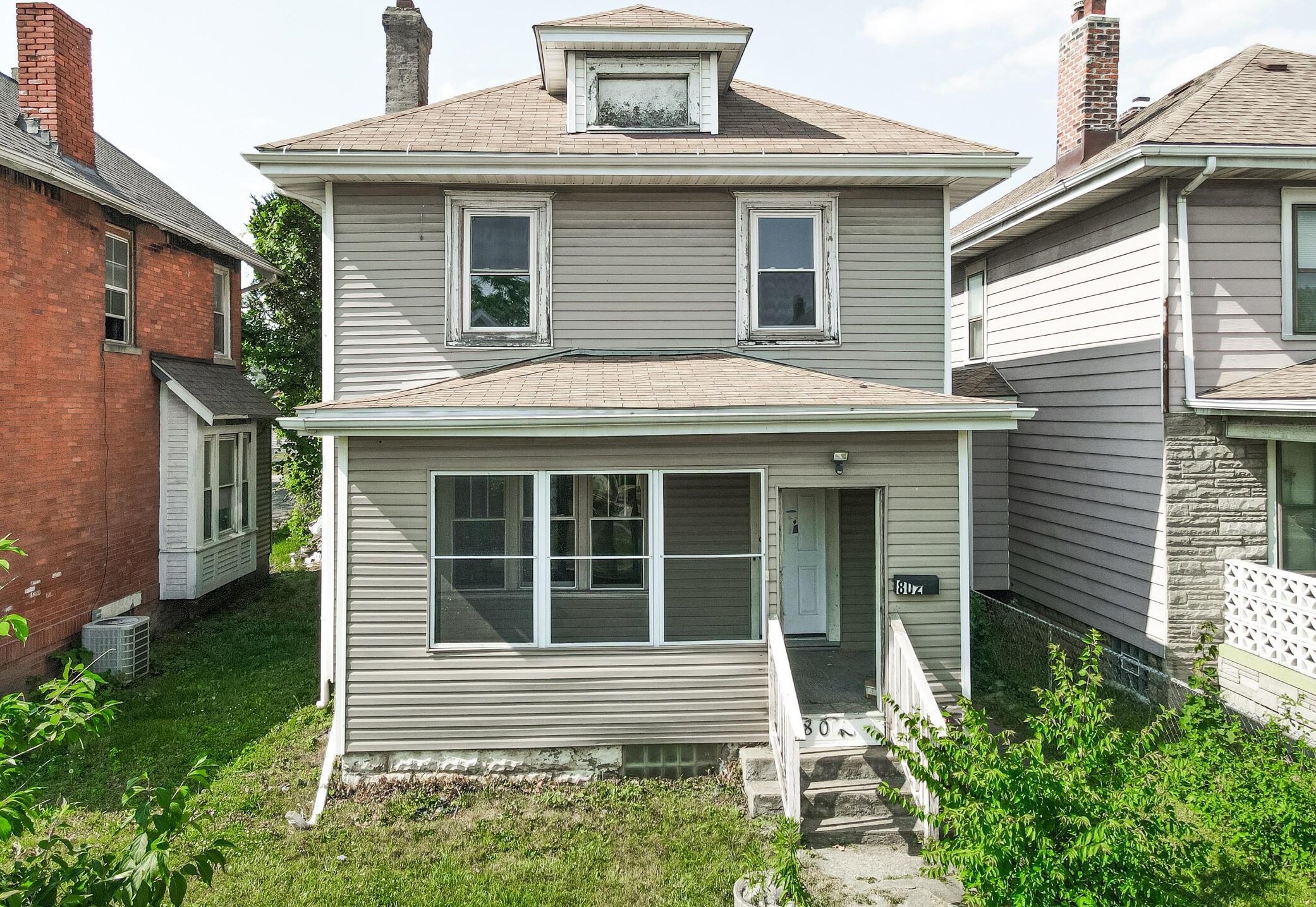 802 2 Ave, Columbus OH 43201-3761 exterior