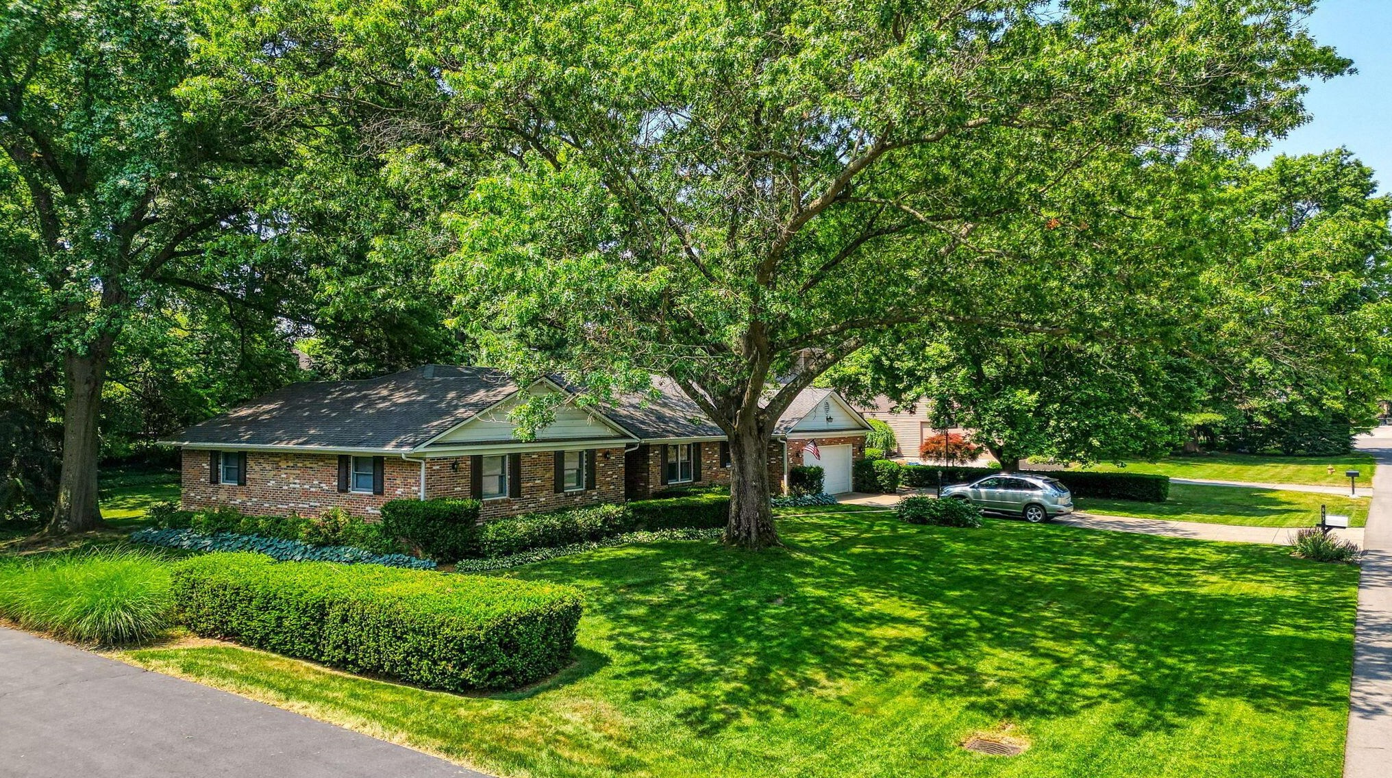 863 Gatehouse Ln, Columbus OH 43235-1731 exterior