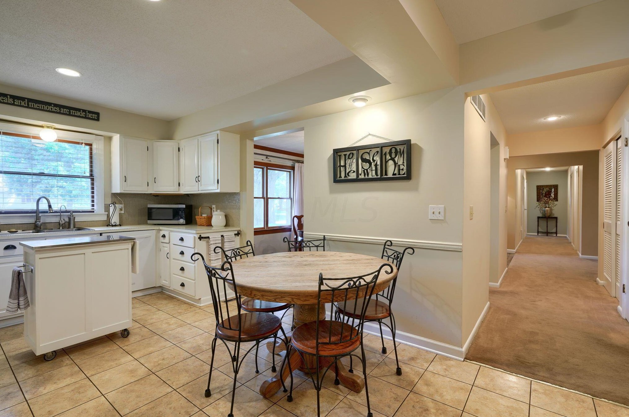 863 Gatehouse Ln, Columbus OH 43235-1731 exterior