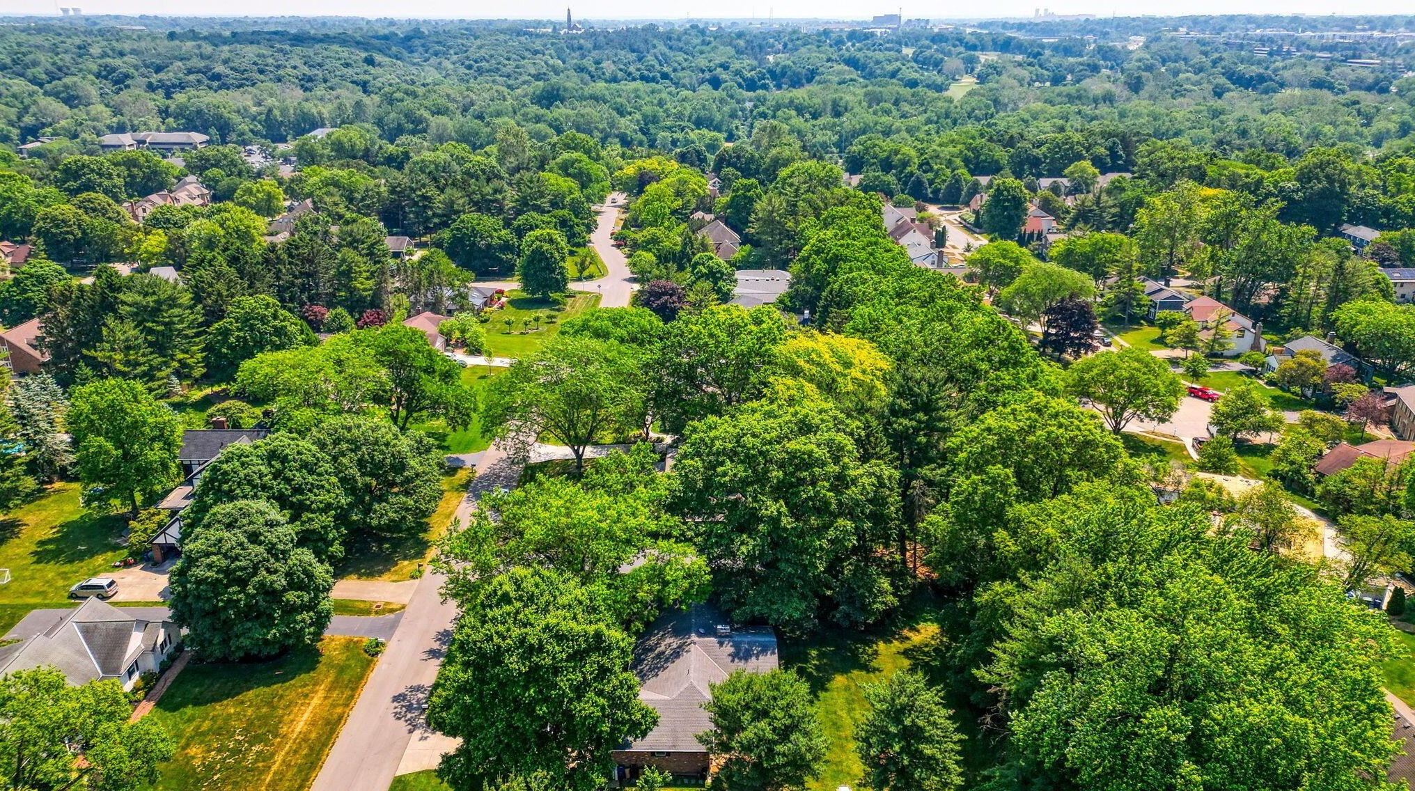 863 Gatehouse Ln, Columbus OH 43235-1731 exterior