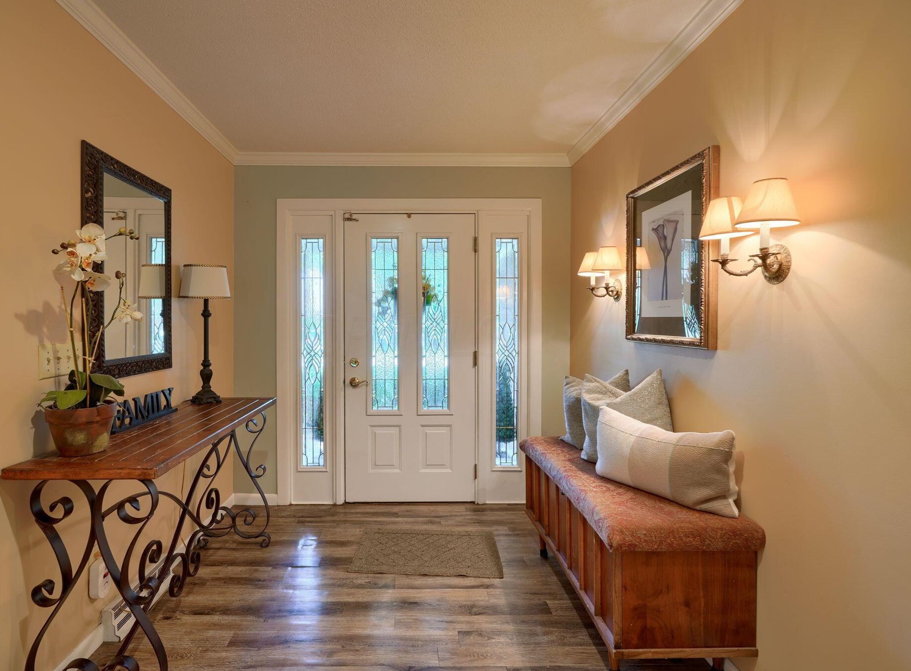 863 Gatehouse Ln, Columbus OH 43235-1731 exterior