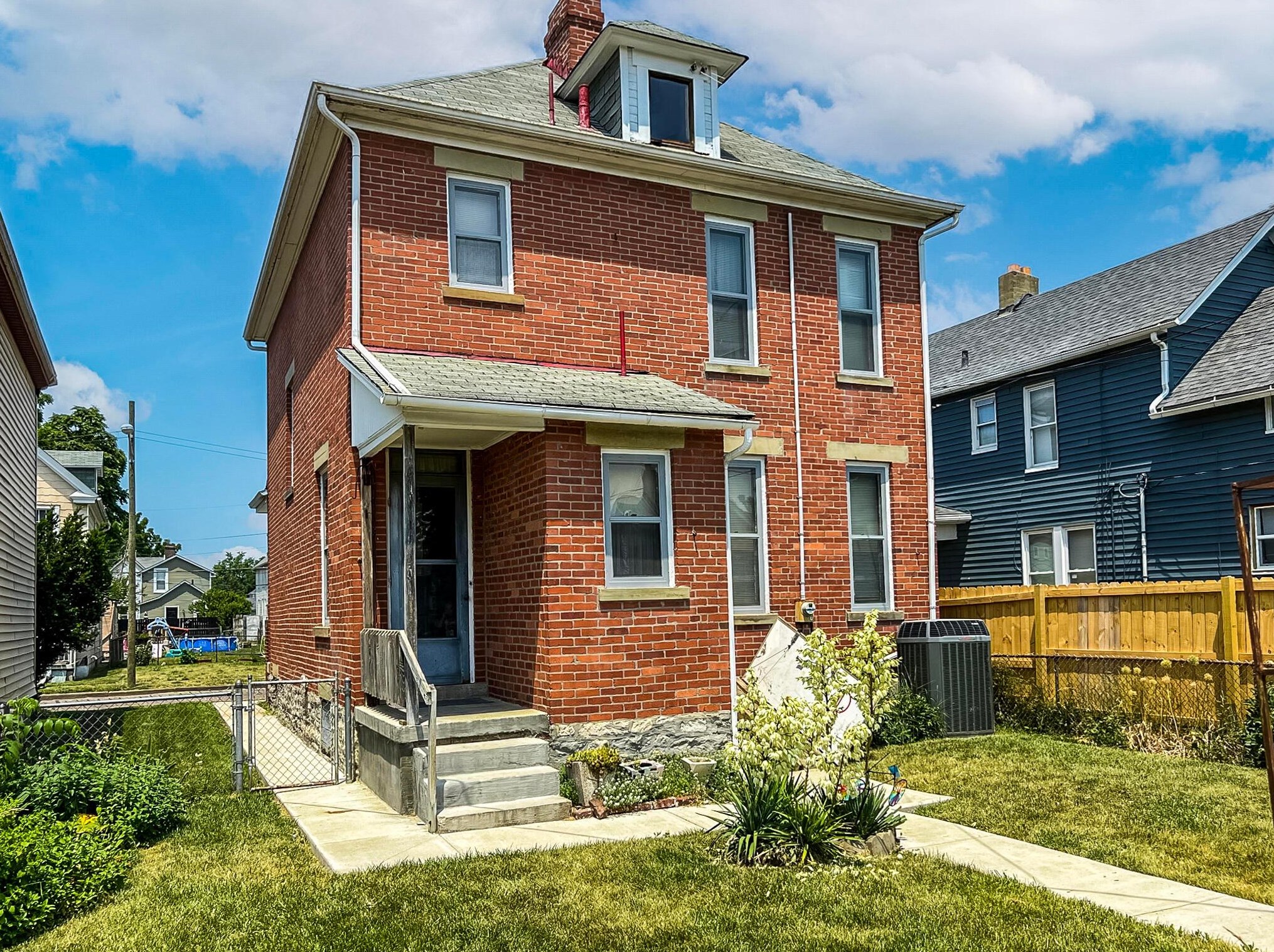 527 Cline St, Columbus, OH 43206-2843